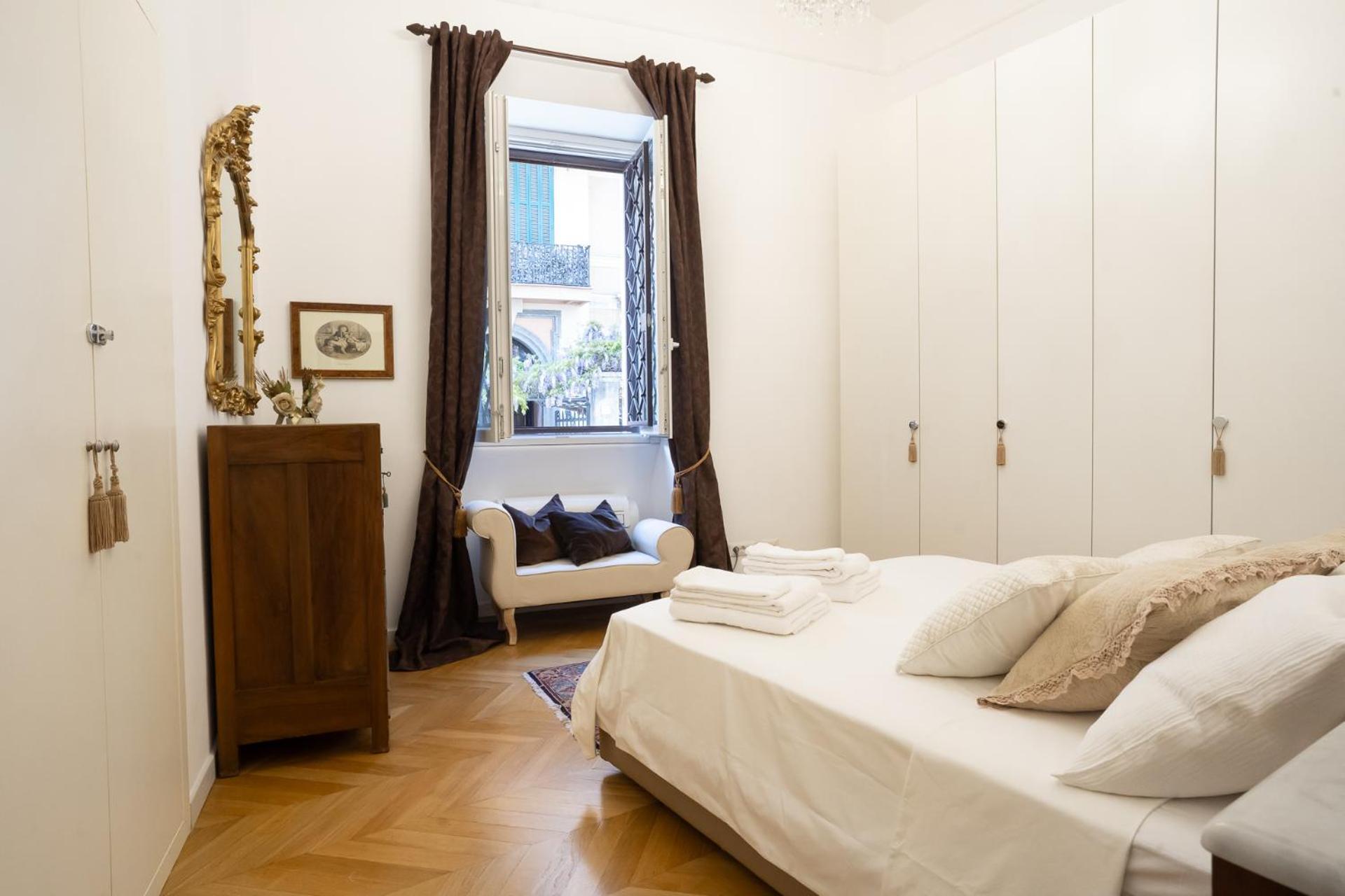 Apartment Domus Alba Mantua Rome
