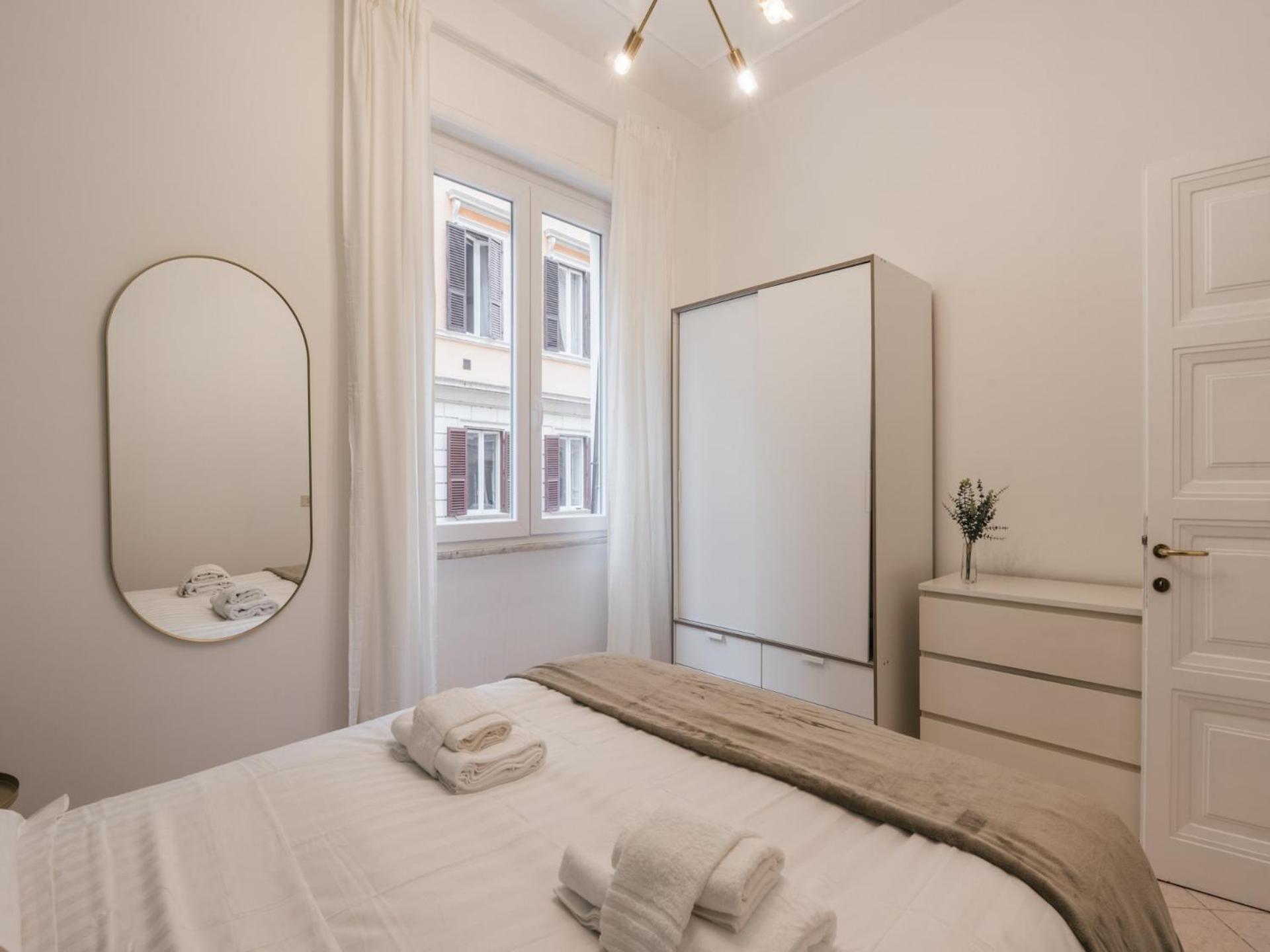 The Rent - Bright Three-bedroom Along The Tiber River