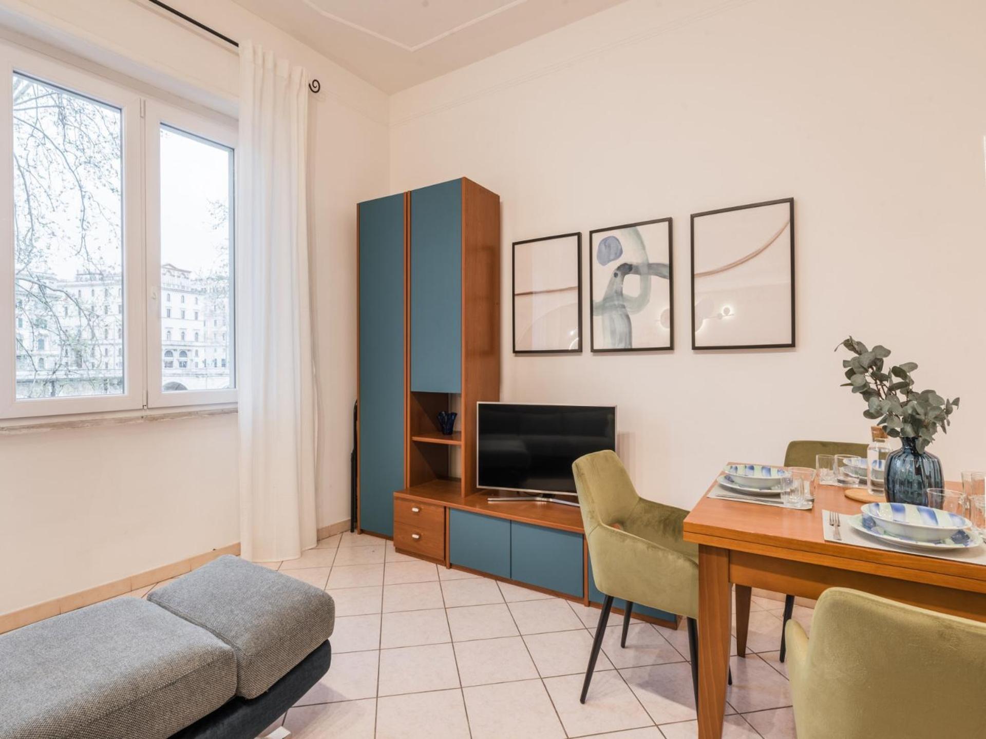 The Rent - Bright Three-bedroom Along The Tiber River Rome