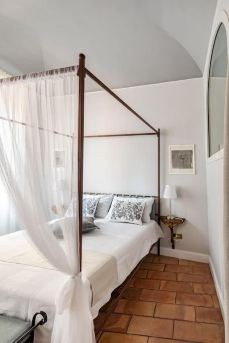 Domus Paolina Arenula Apartment *