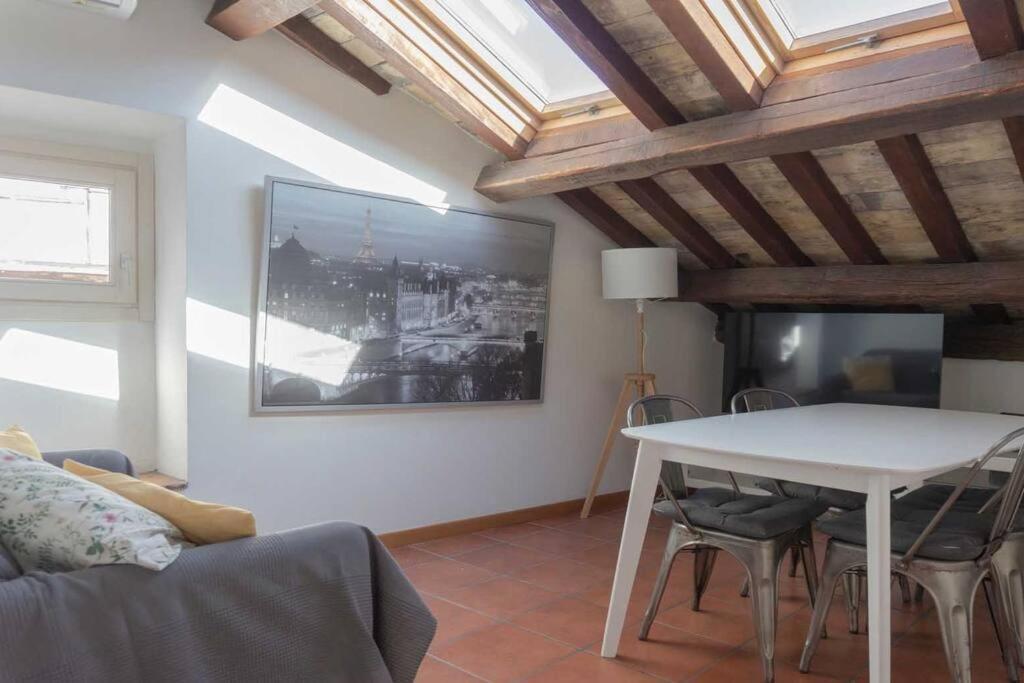 Domus Tempio Deluxe, Centro Appartamento