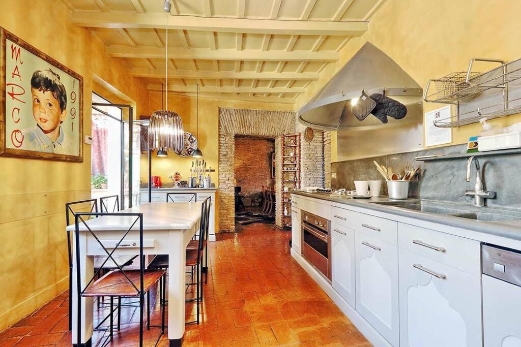 Spectacular Luxury Flat In Trastevere Rome