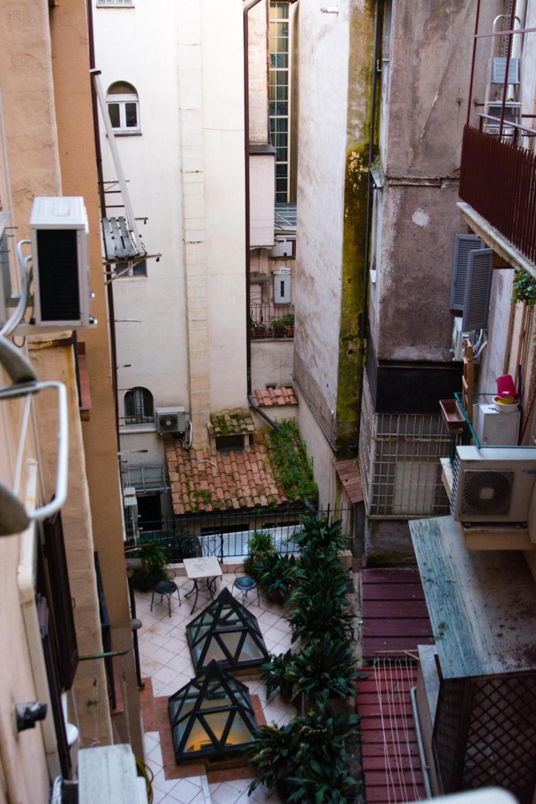 Flora Rome