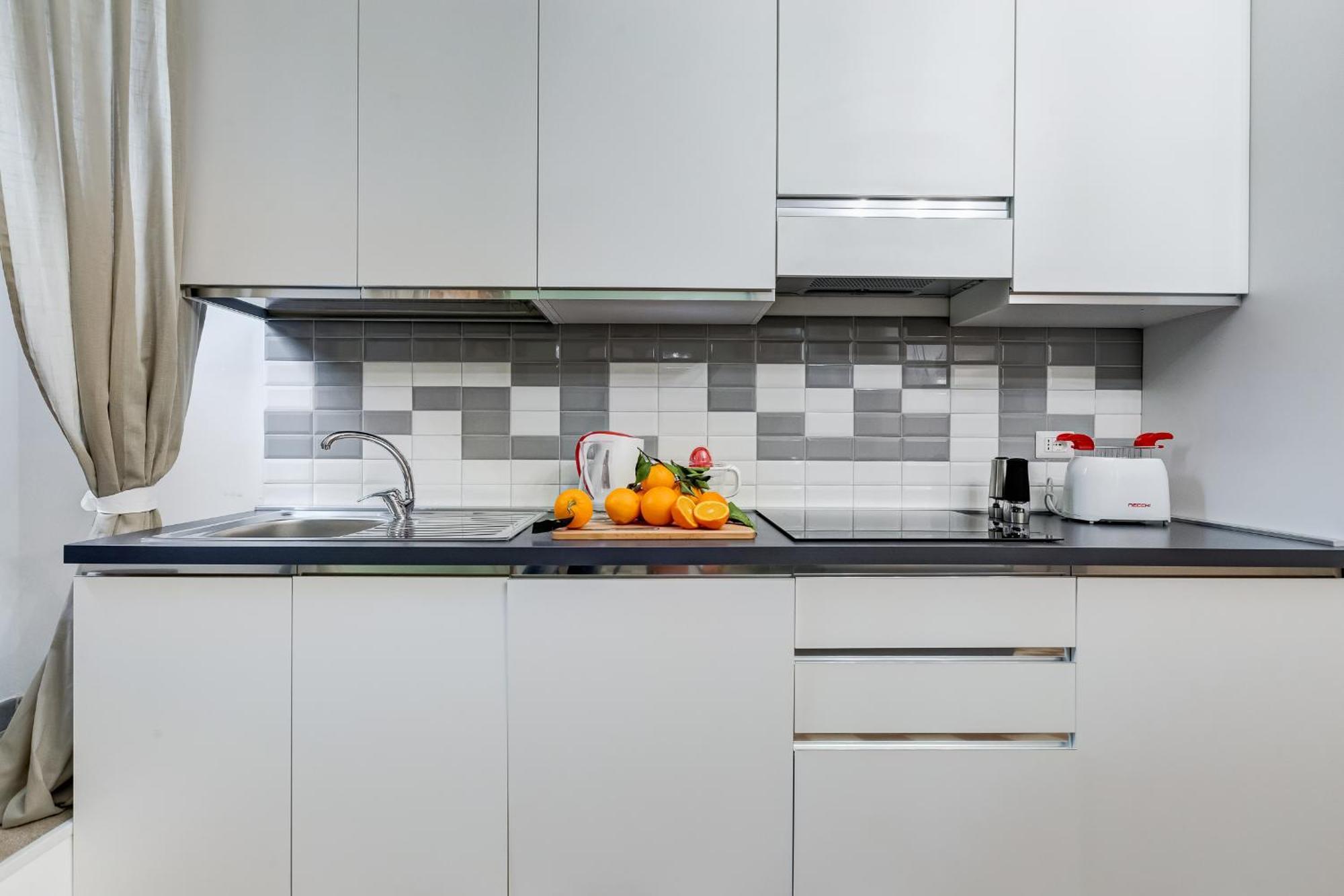 L&l Cozy 2-bdr In San Giovanni District Appartement