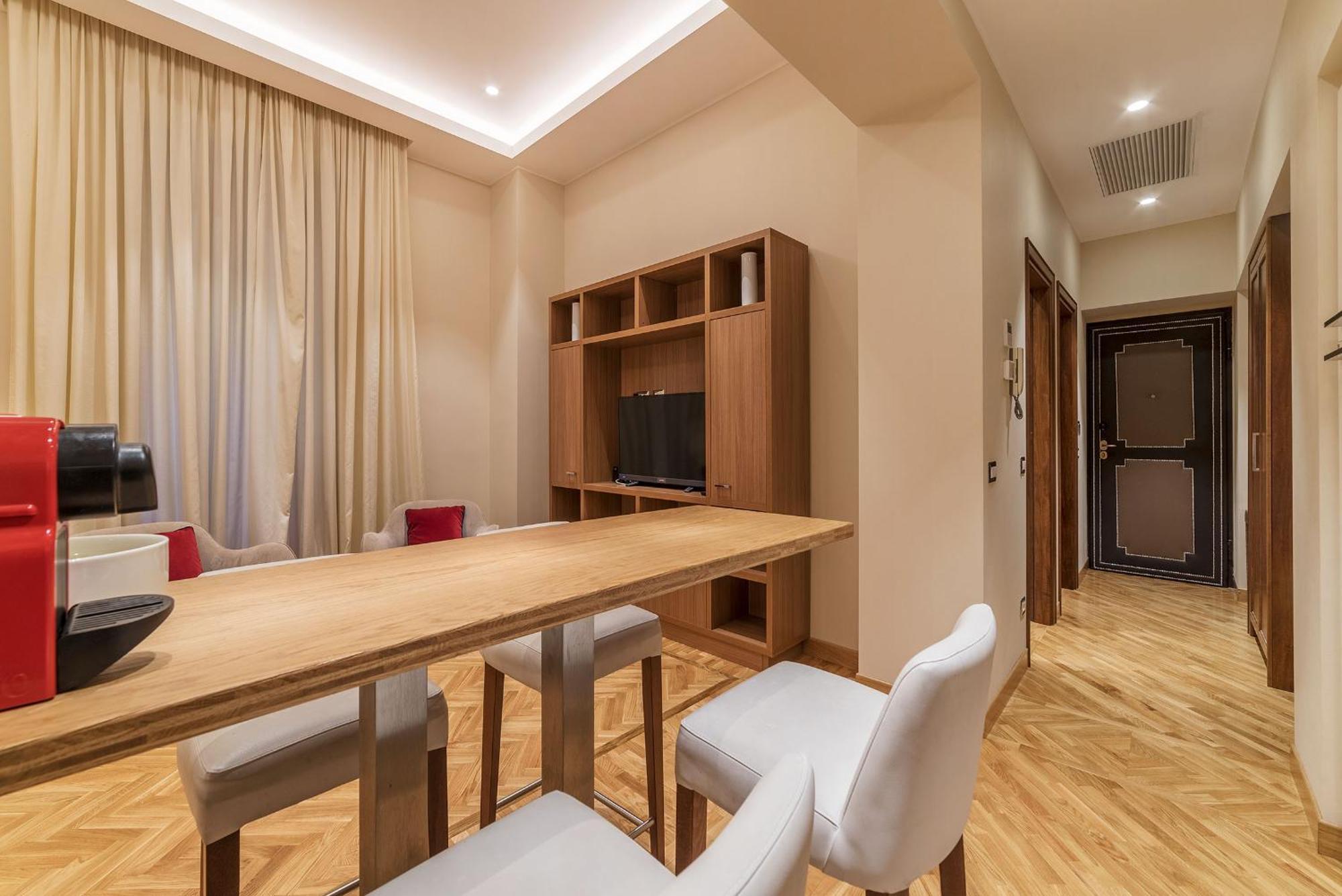 Apartment 900