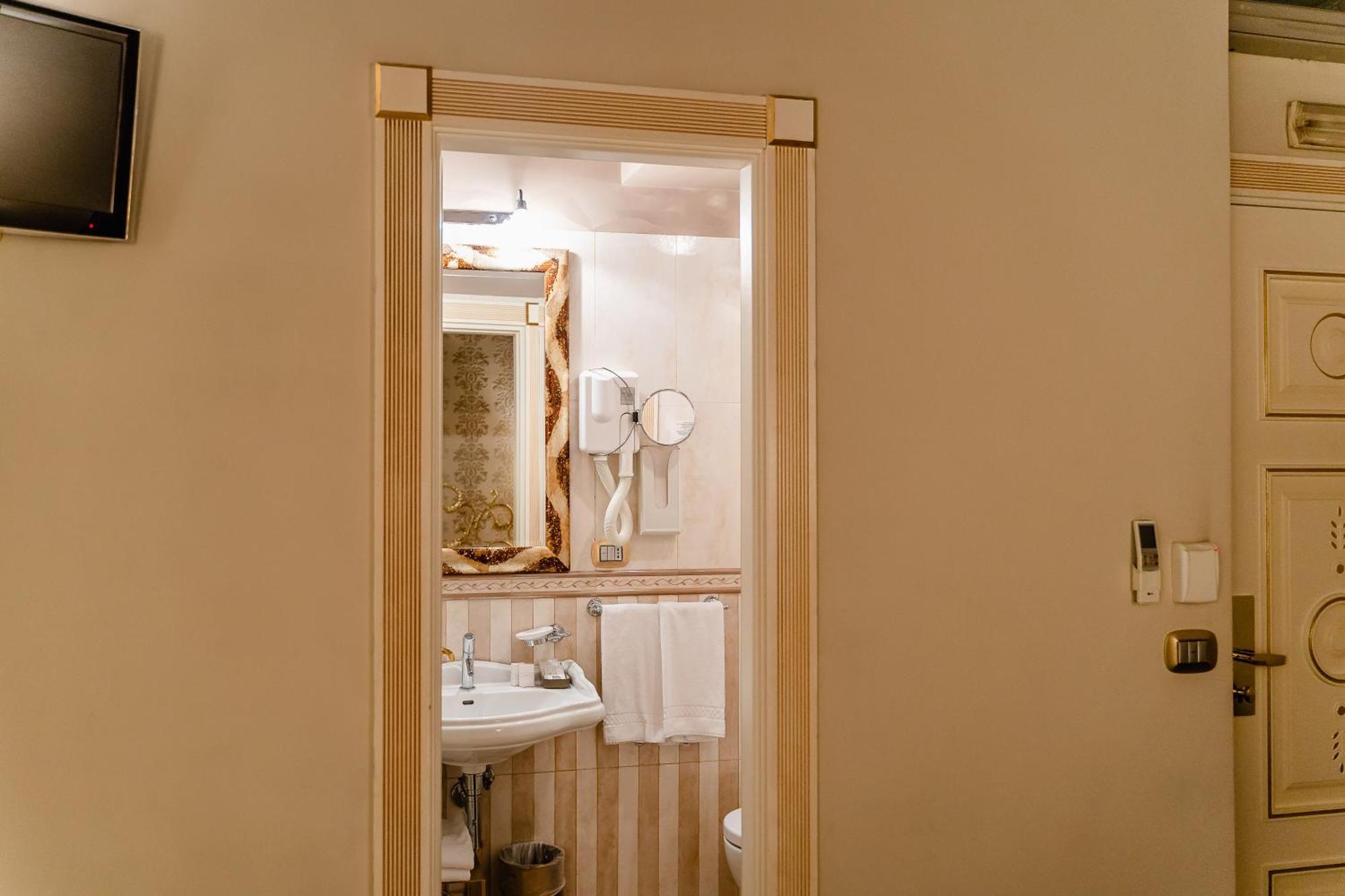Guest house Del Sole-roma Piazza Di Spagna Ripetta 3*