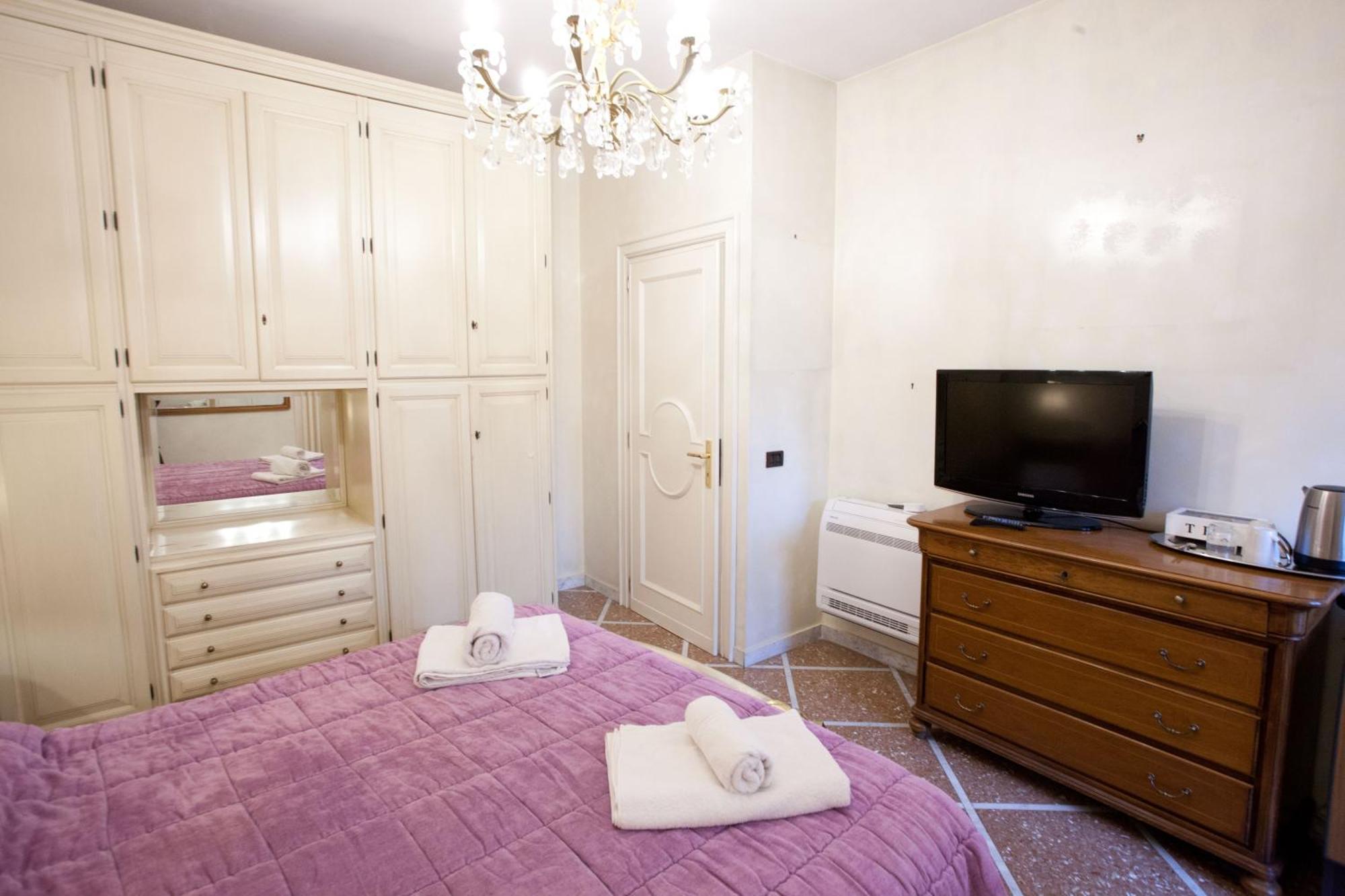 Francesca E Anita Guest house Rome