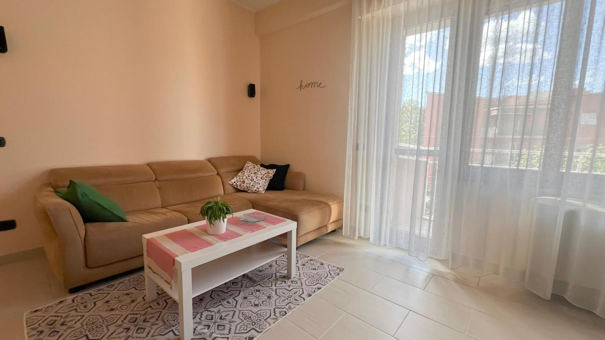 Grimhouse, Nuovo Trilocale In Lucio Sestio * Rome