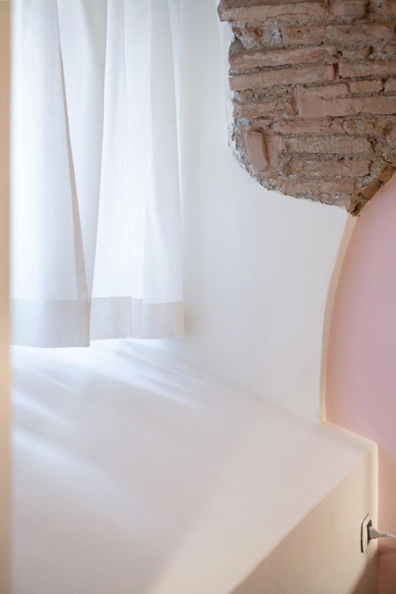 Trasteverehome - Artists Loft With Private Parking In Trastevere Rome