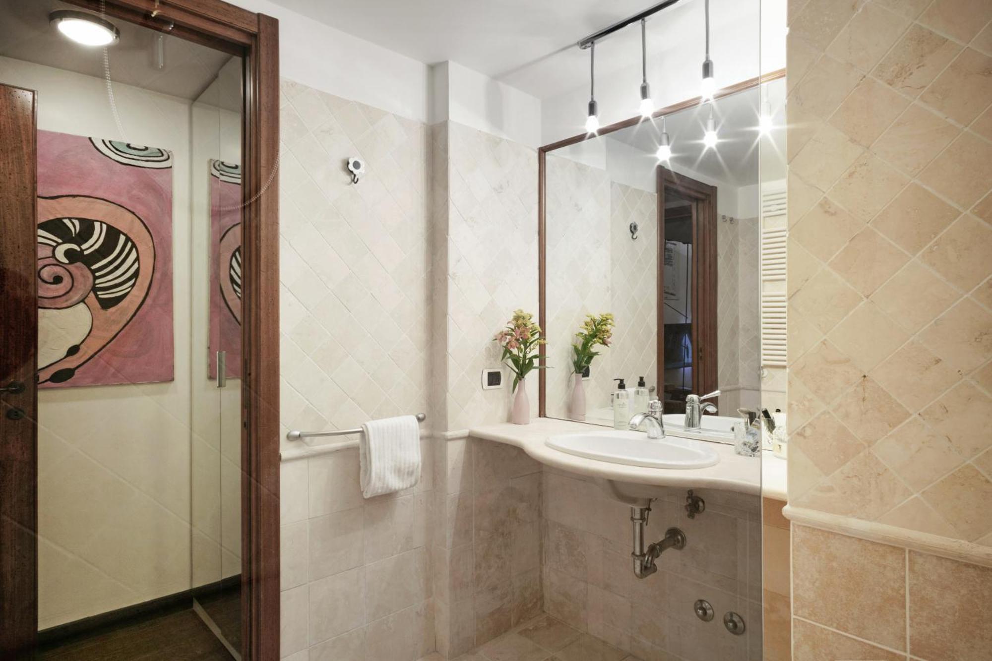 Trasteverehome - Artists Loft With Private Parking In Trastevere Holiday home *