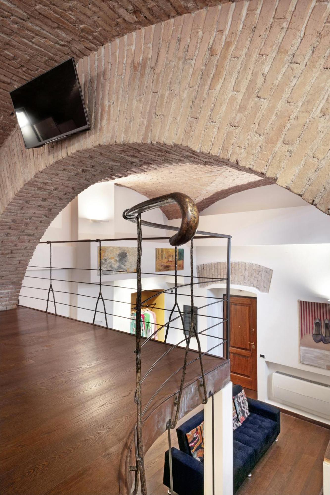 Trasteverehome - Artists Loft With Private Parking In Trastevere Rome