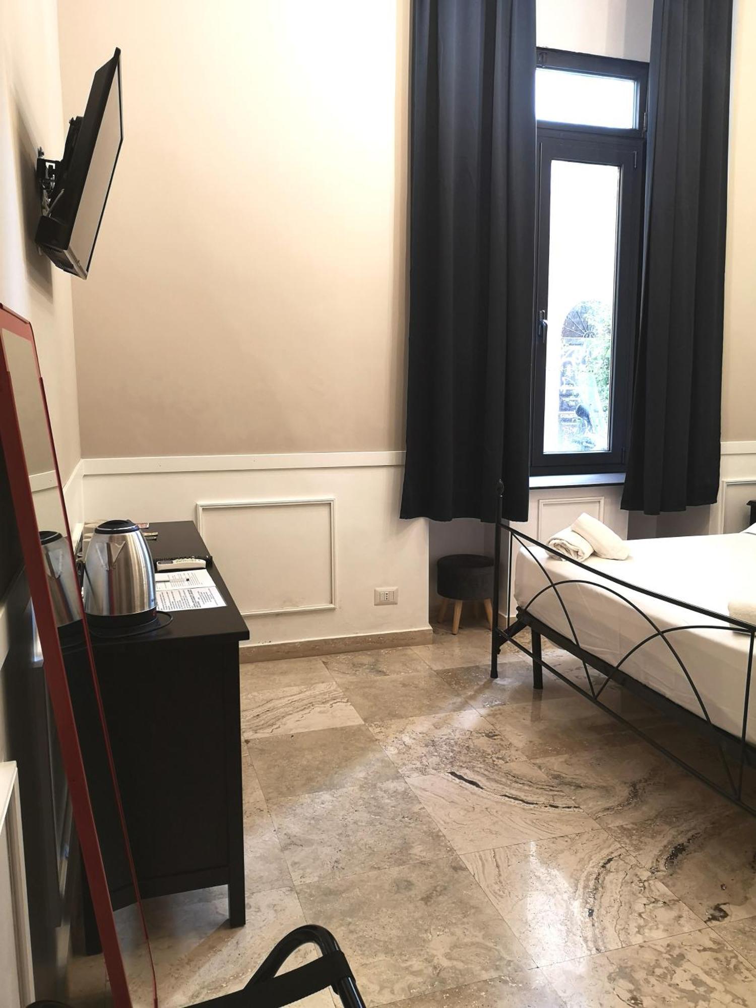 Trastevere Glasshouse 3* Rome