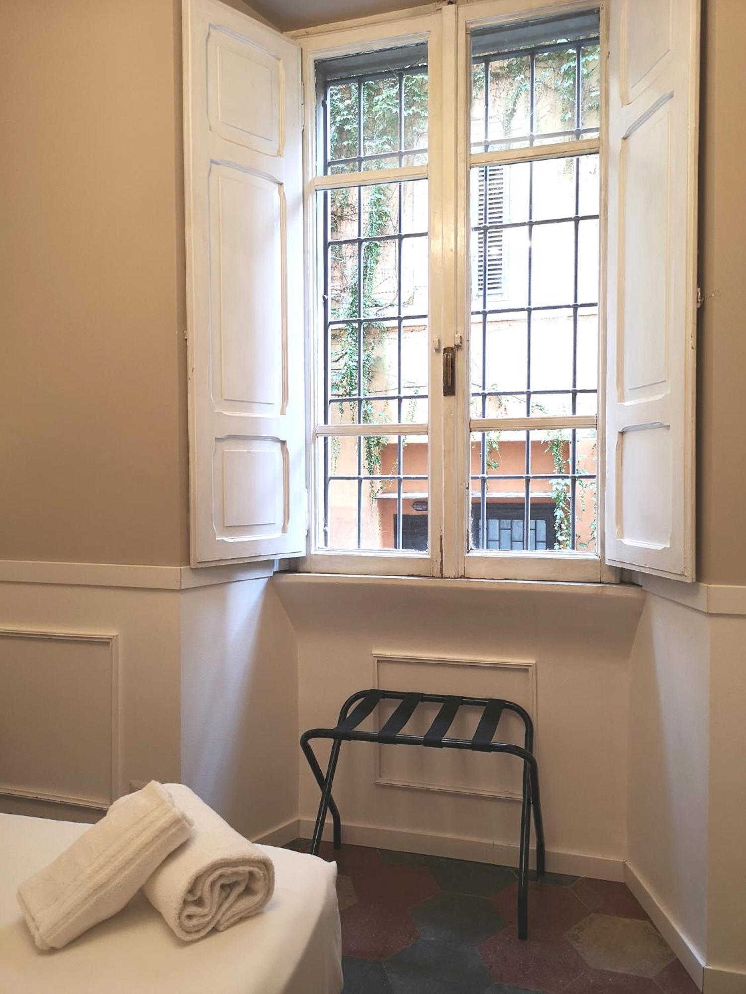 Trastevere Glasshouse 3* Rome