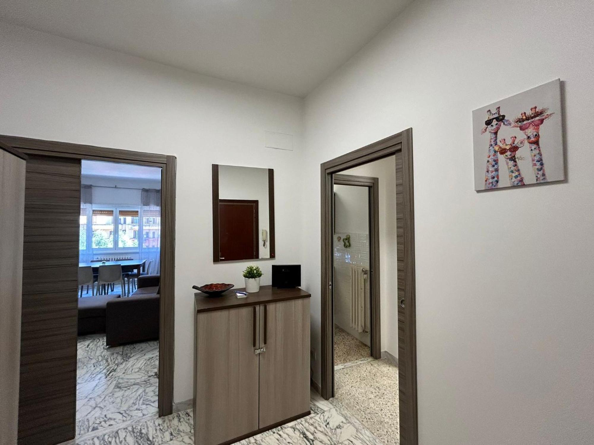 Appartement Prella House 50 Mt Da Metro B Jonio Rome