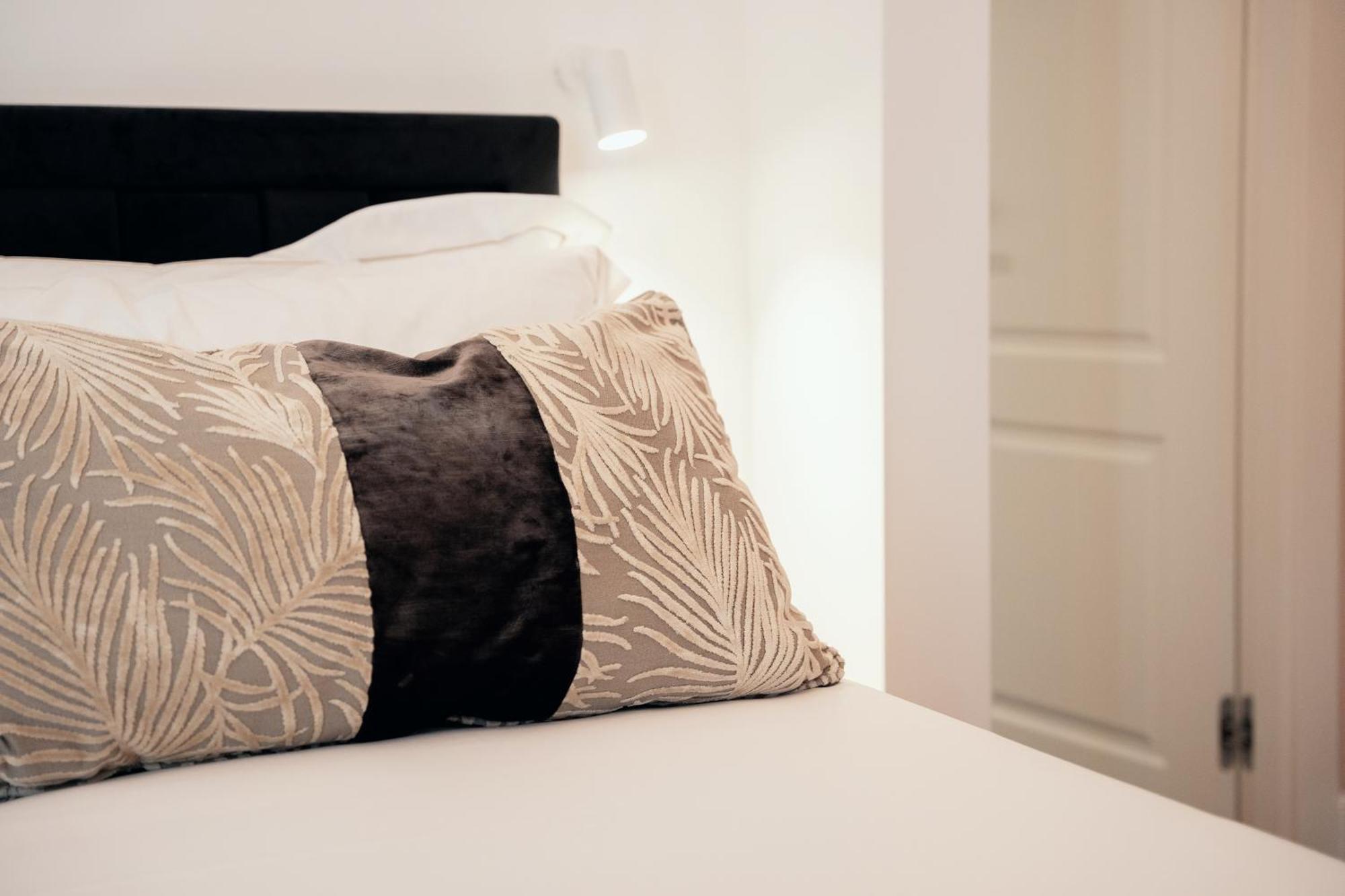 Naman Hotellerie - Monti Guest house *
