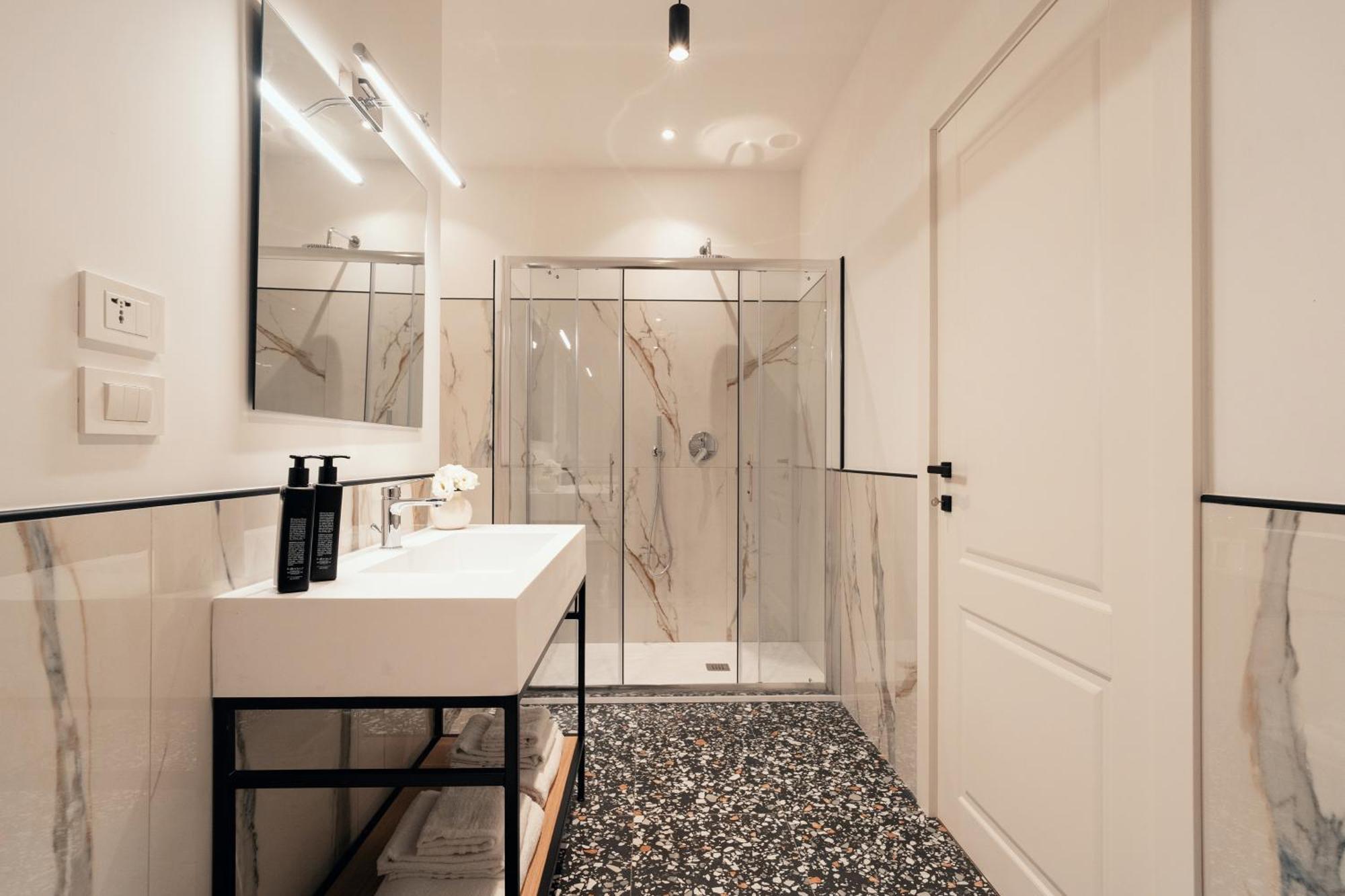 Naman Hotellerie - Monti Guest house *