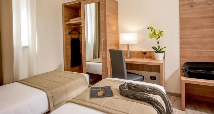 Hotel Casa Per Ferie Santa Maria Alle Fornaci Rome