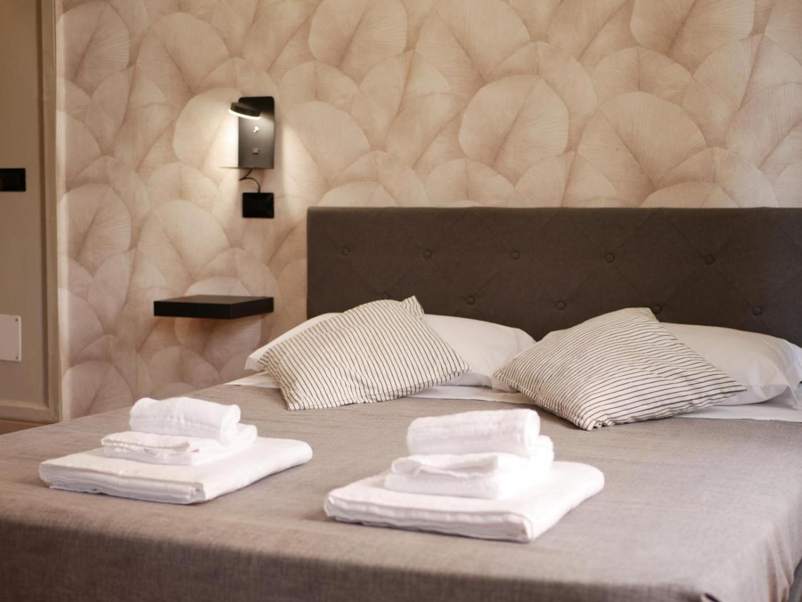 Guest house Piramide Rome