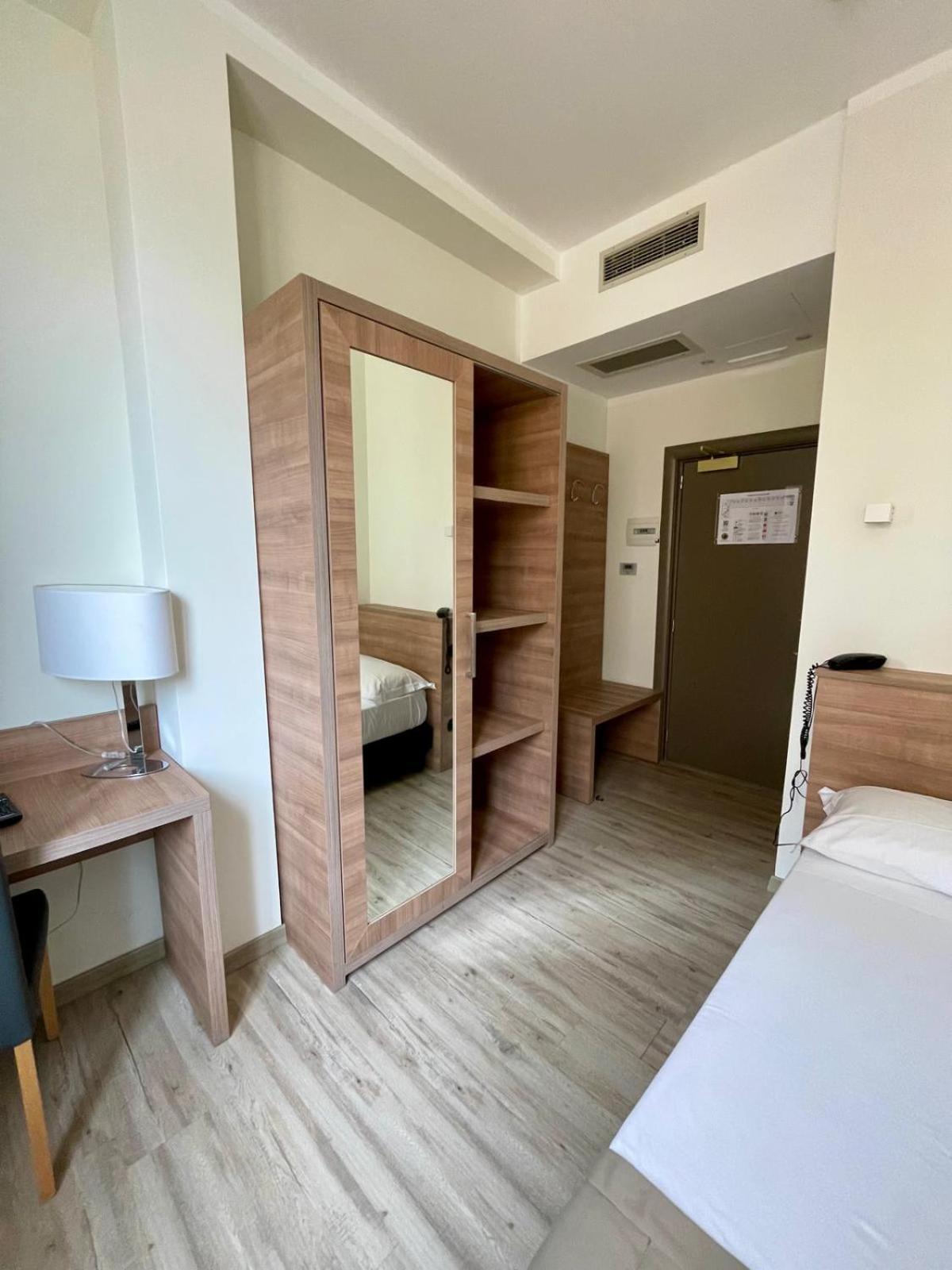 Casa Per Ferie Santa Maria Alle Fornaci Hotel Rome