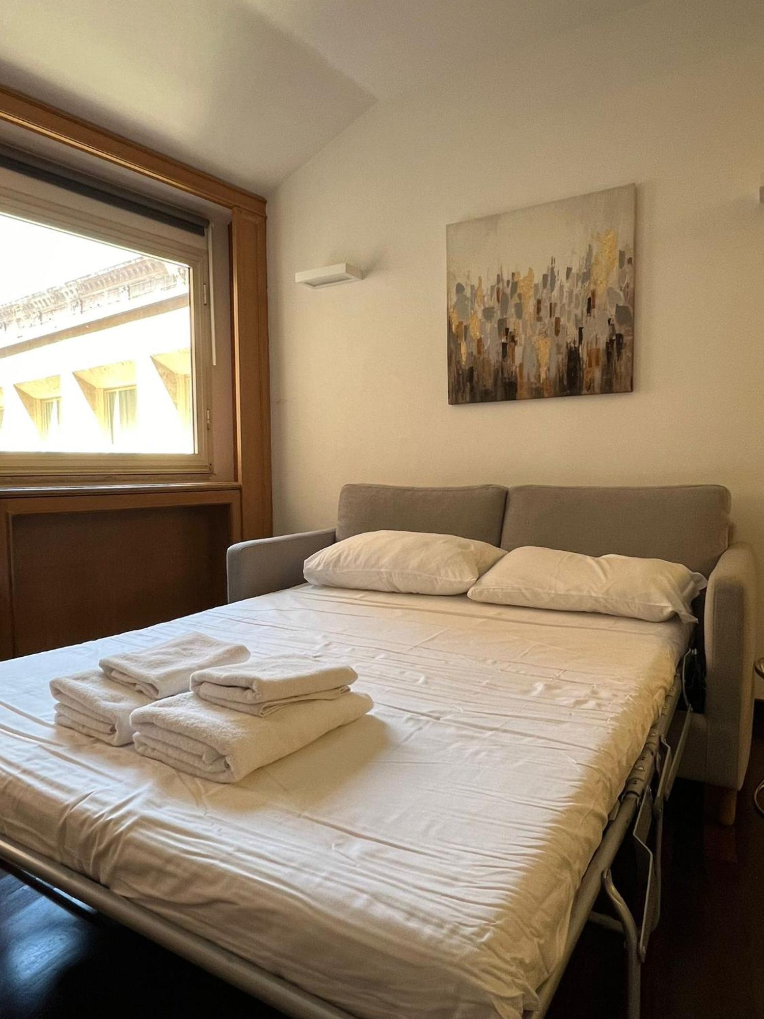 Elizabeth's Place, Spanish Steps *