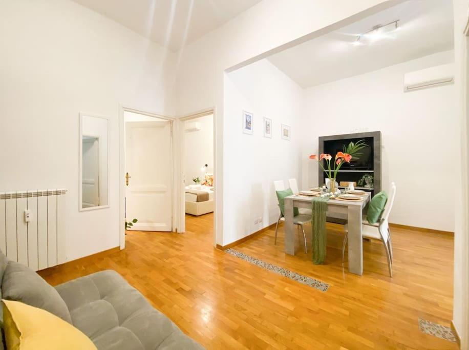 Via Veneto - Domus Juliae * Rome