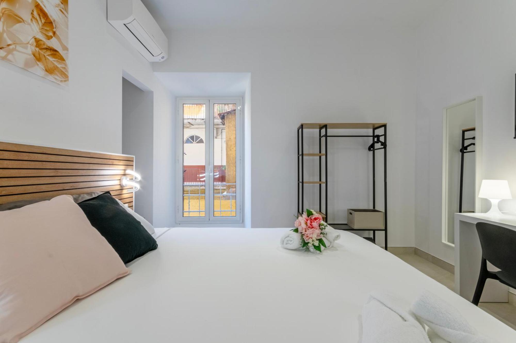 Near To Colosseum Re-house Apartment Rome