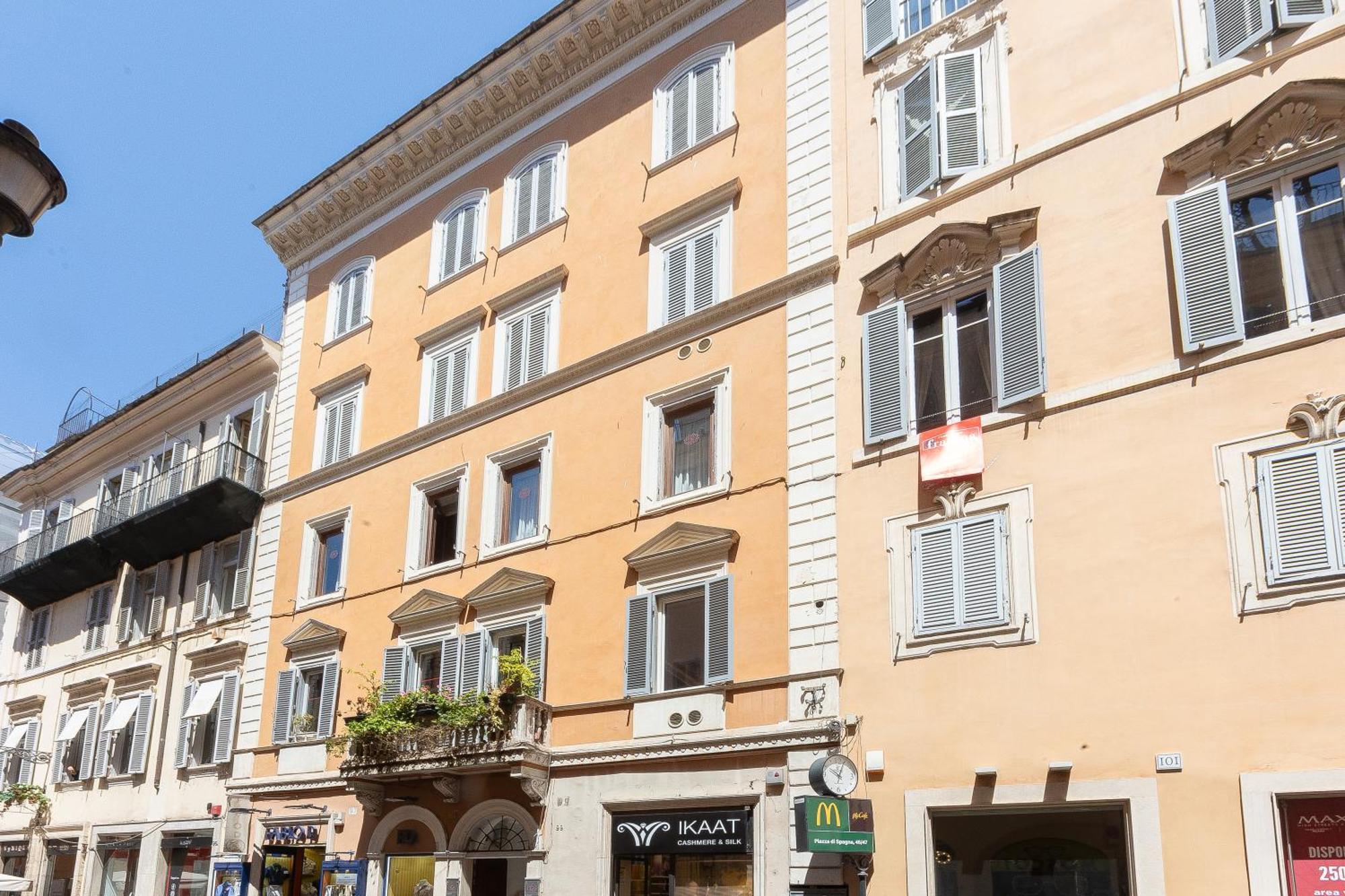 Amazing Piazza Di Spagna Apartment Rome
