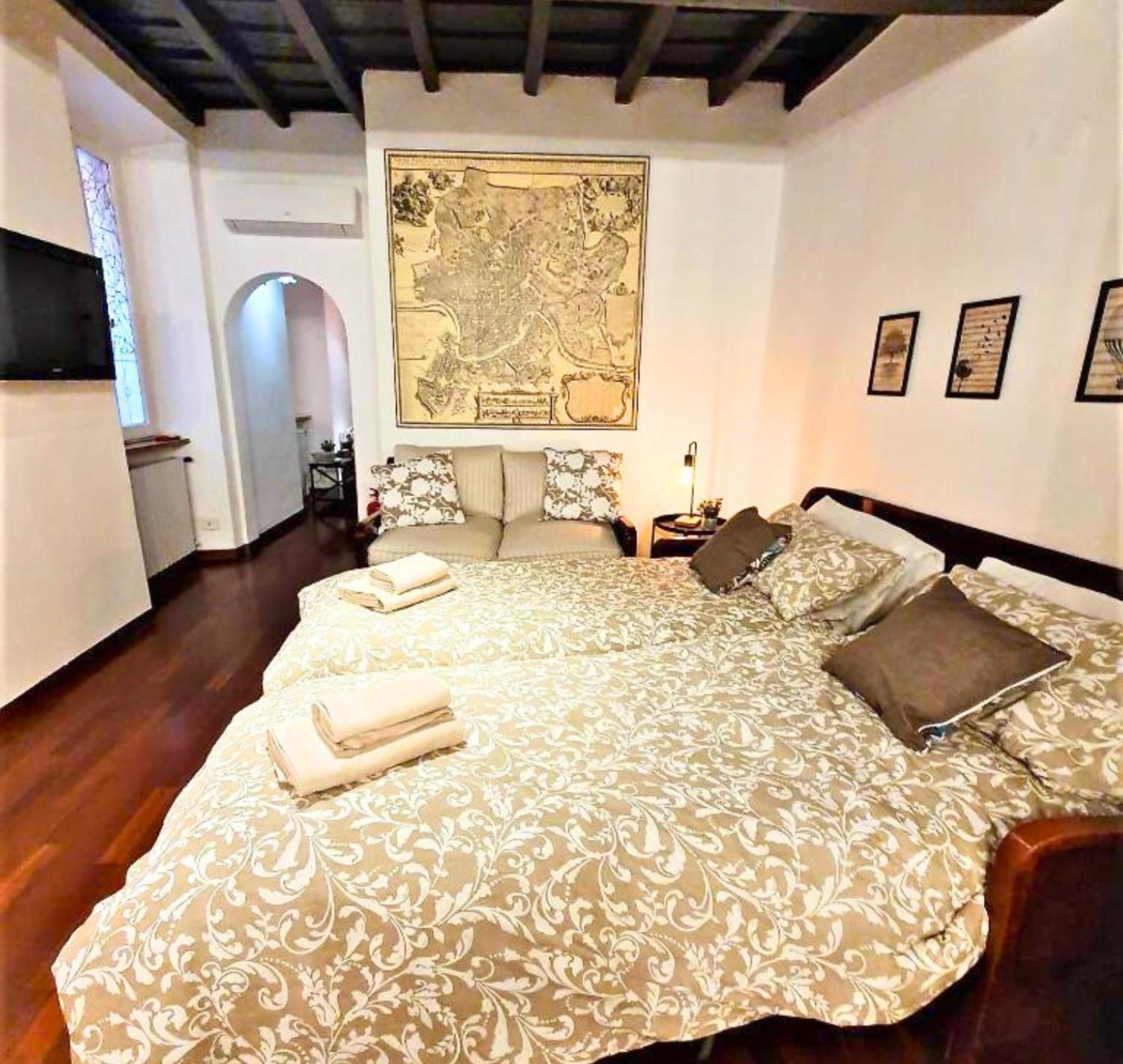 Navona Bear House