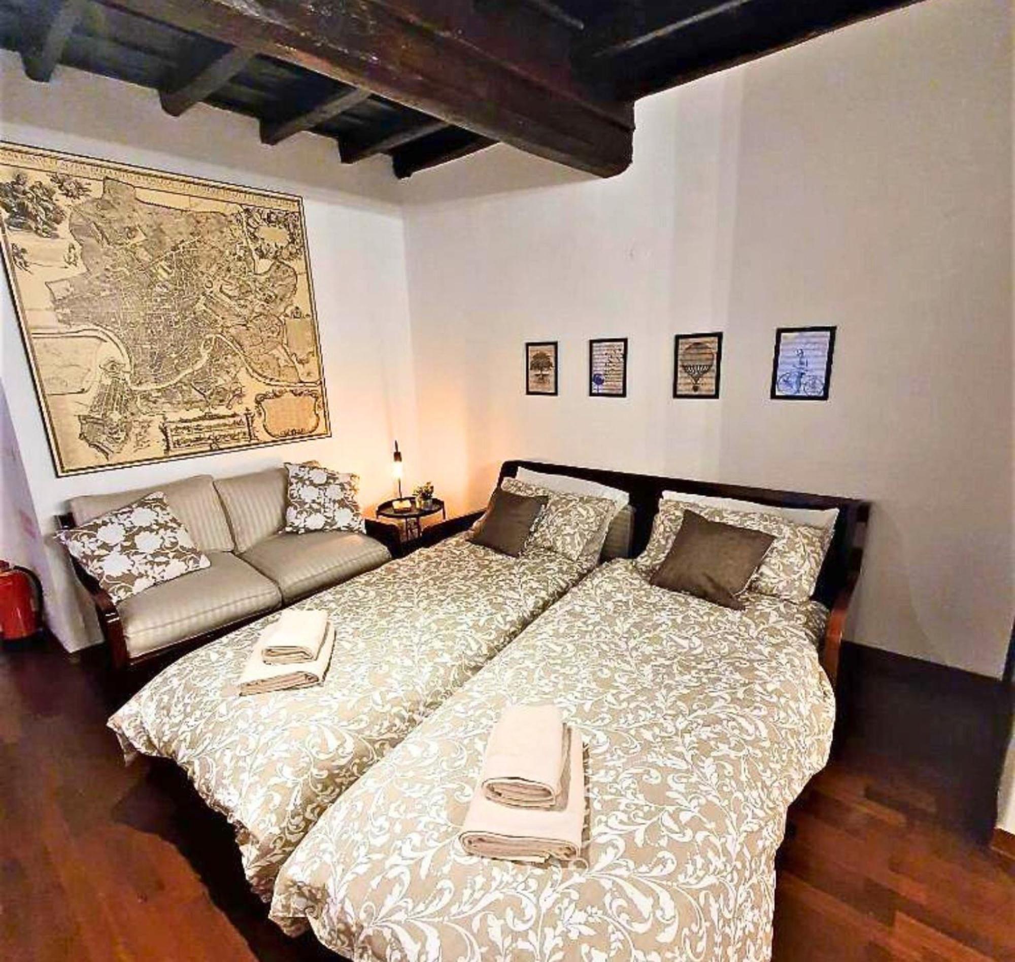 Navona Bear House *