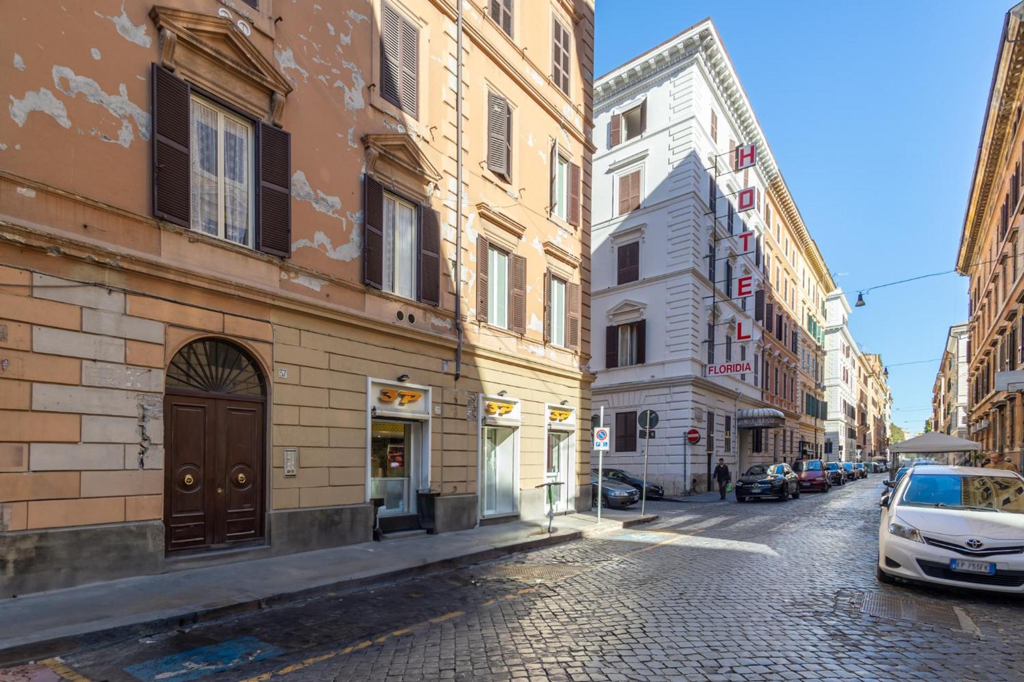 Your Elegant Loft At Termini Station