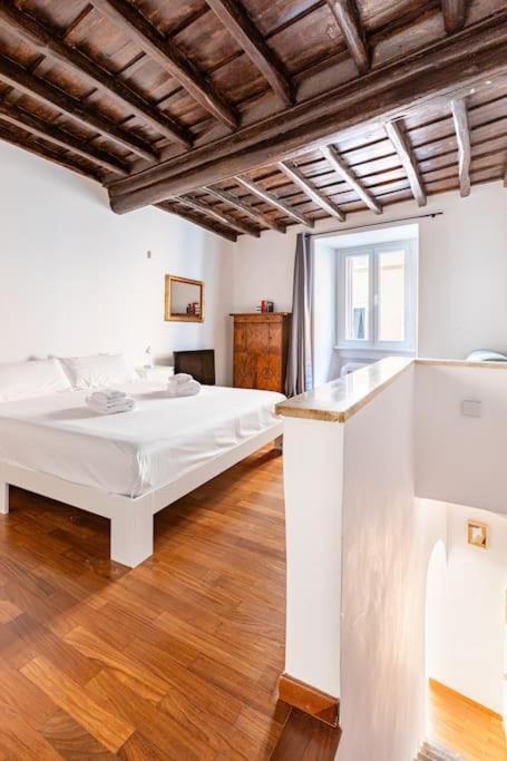 Bottega Augustea Duplex In Monti *