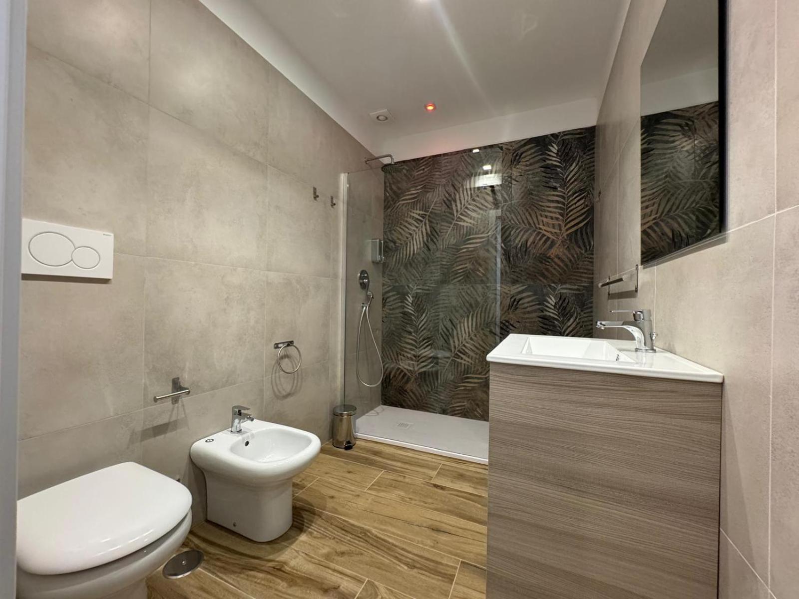 Essenza House *