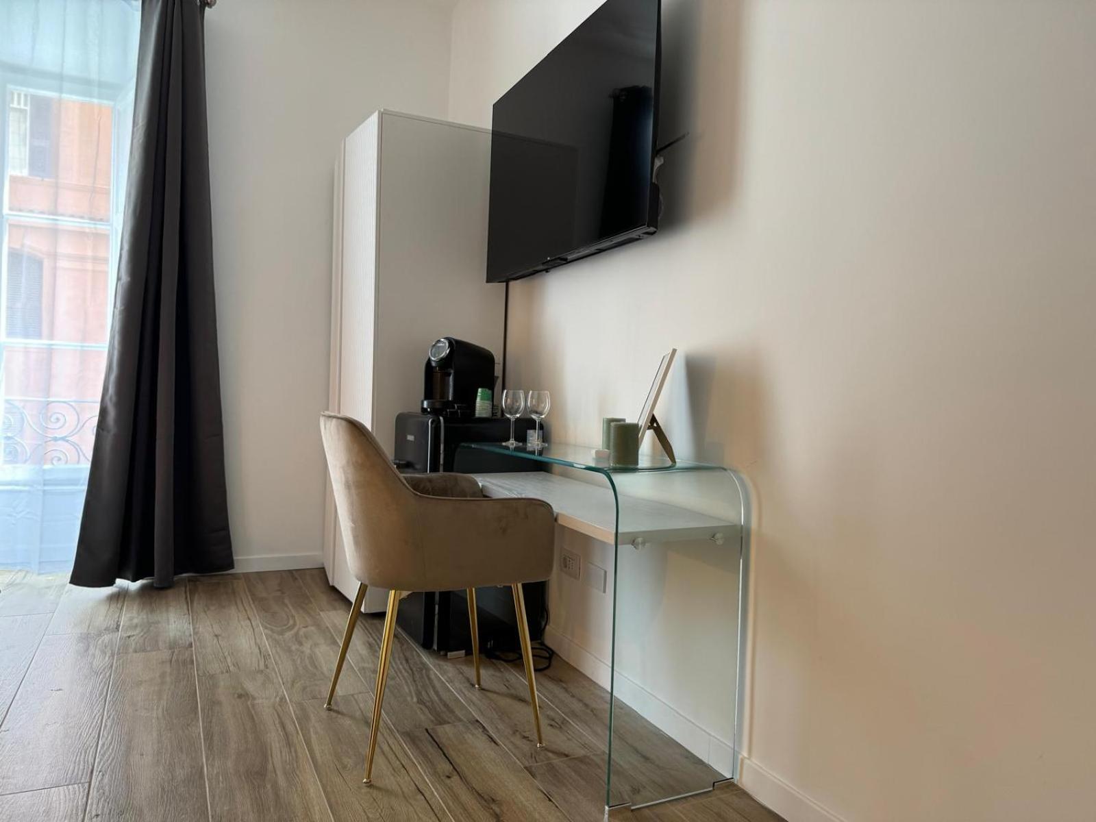 Essenza House *