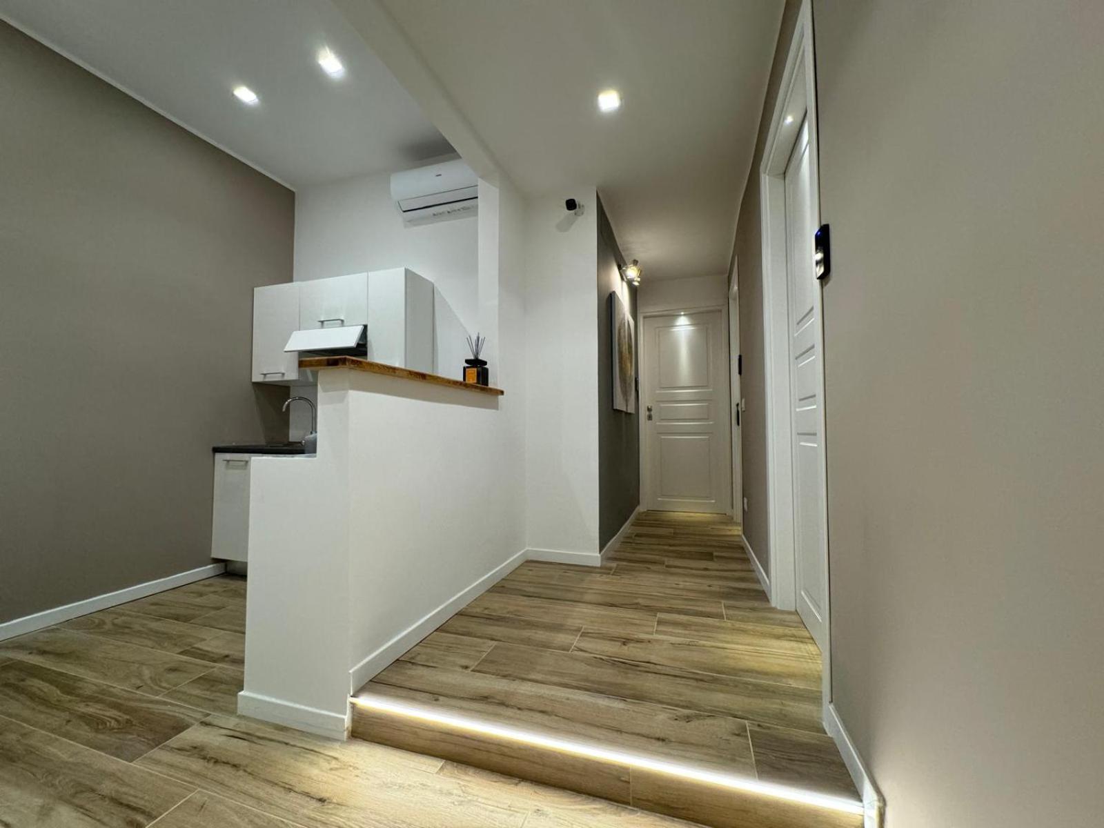 Essenza House *