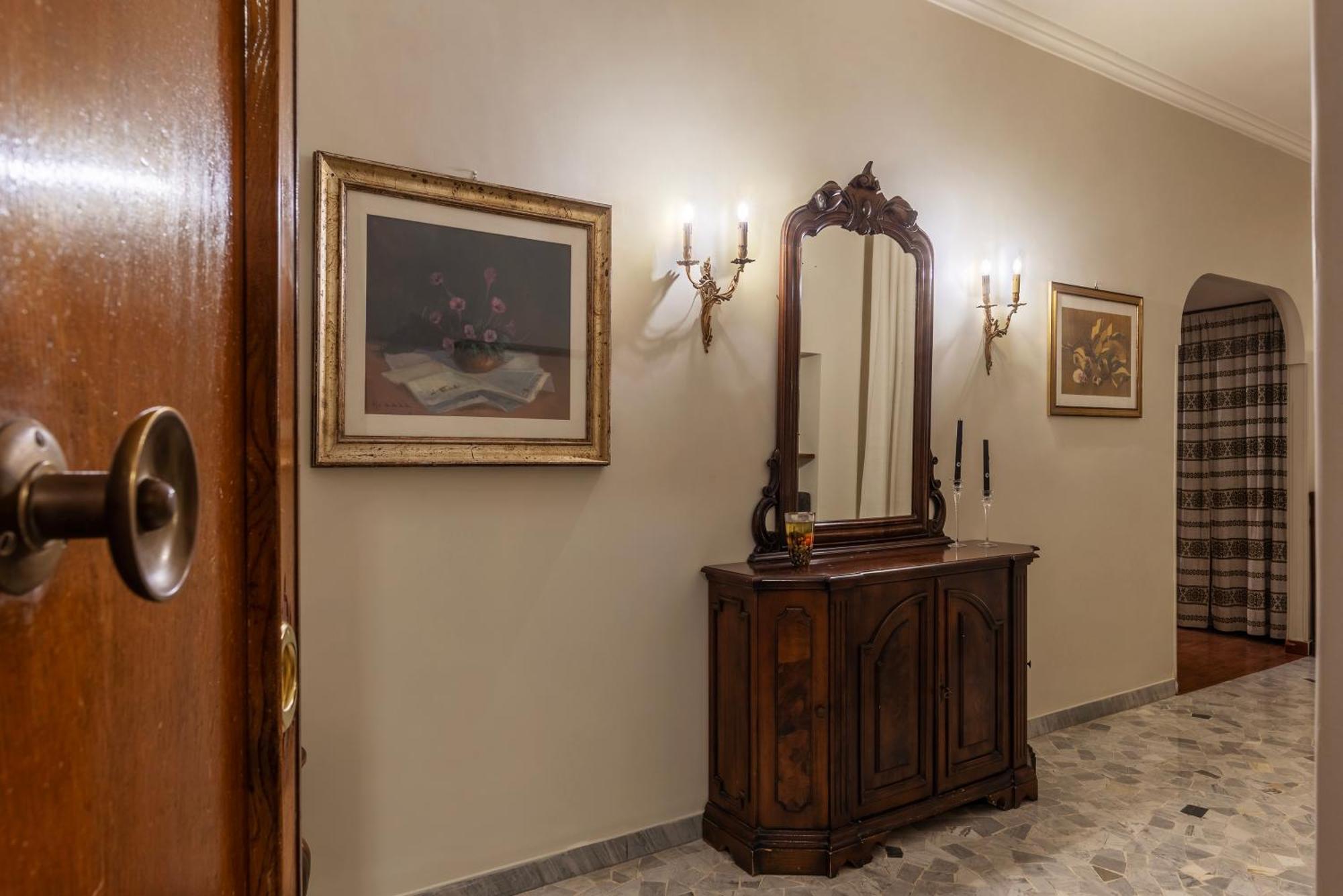 Piazza Zama Huge Apartment Rome
