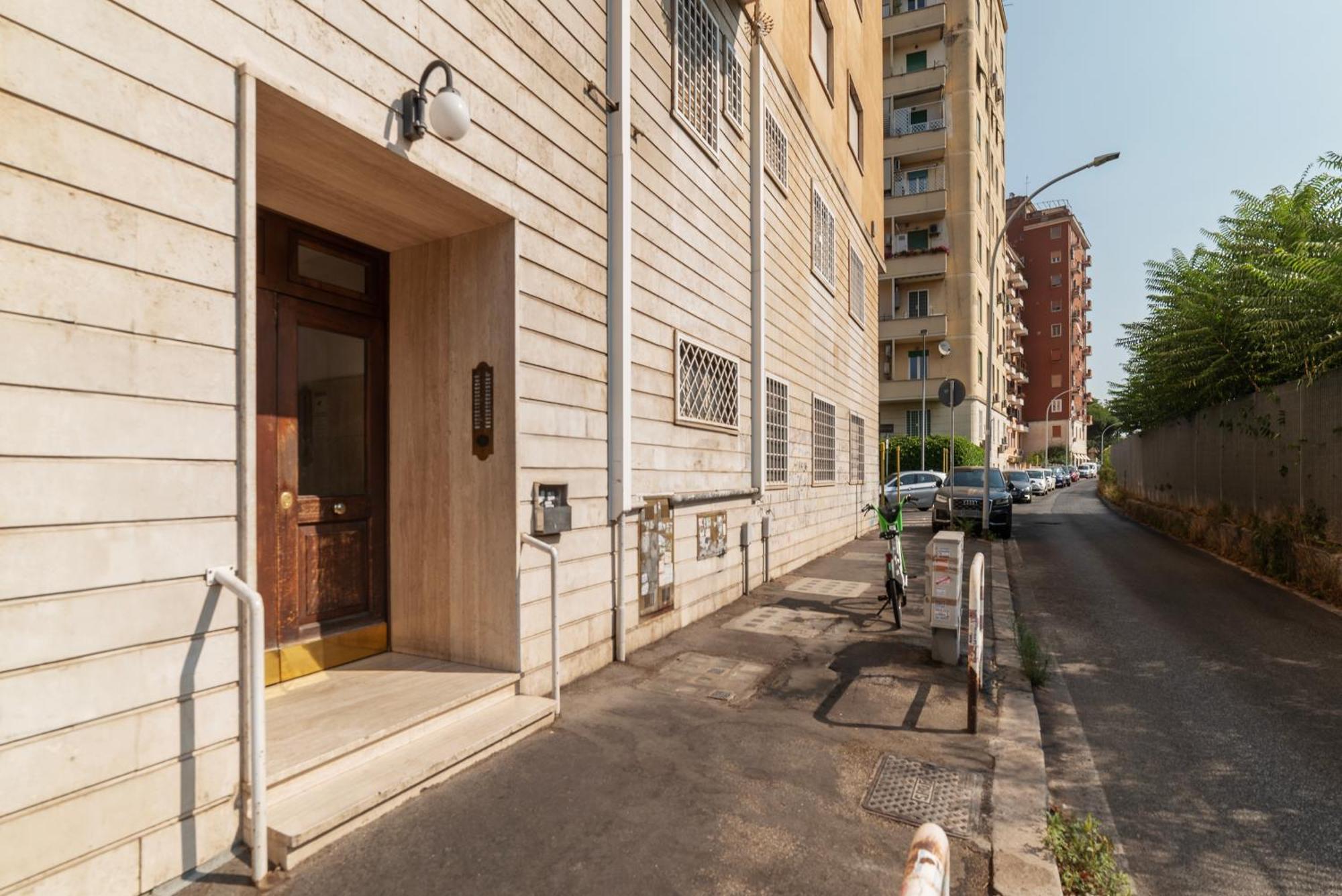 Apartment Piazza Zama Huge Rome