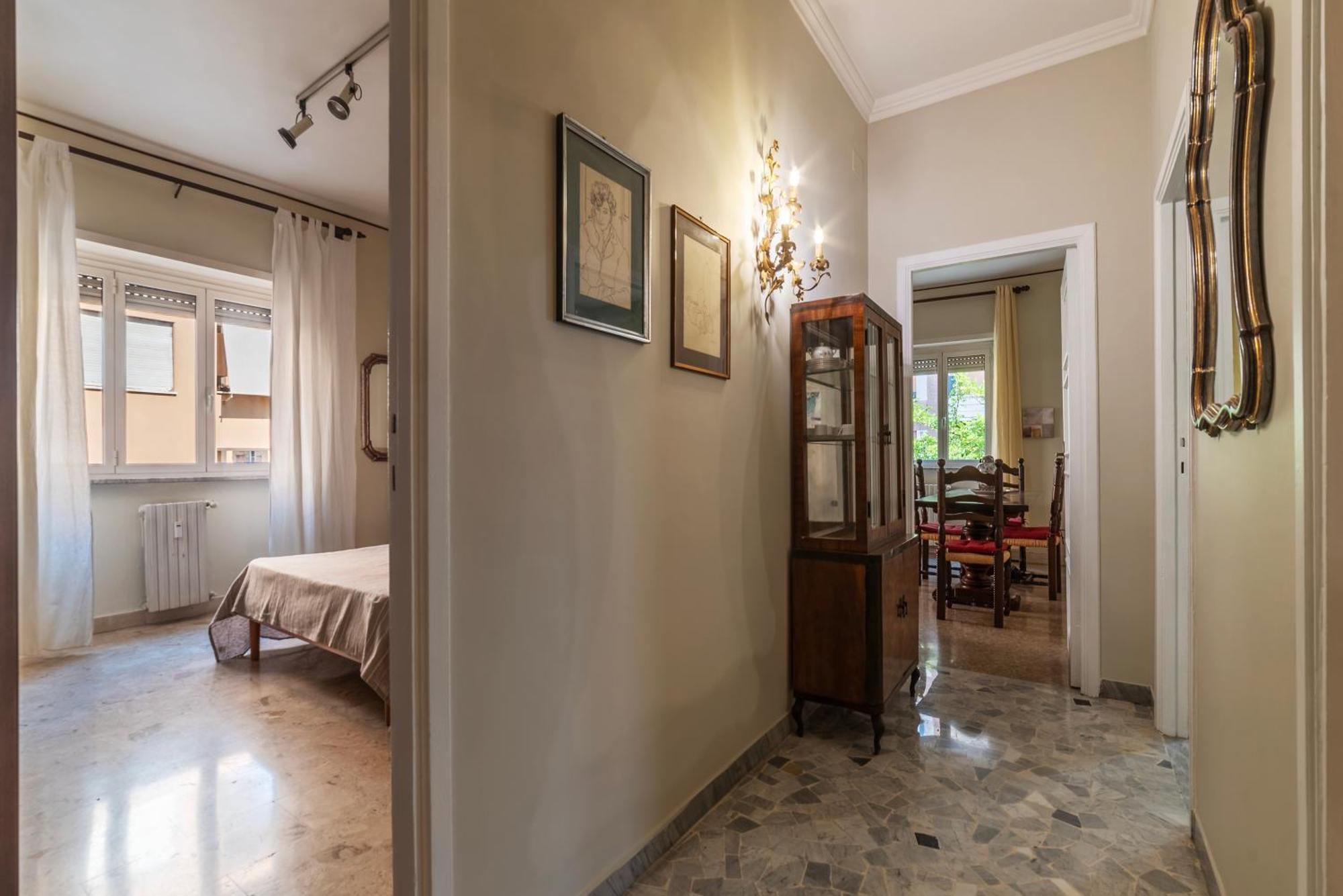 Piazza Zama Huge Apartment Rome