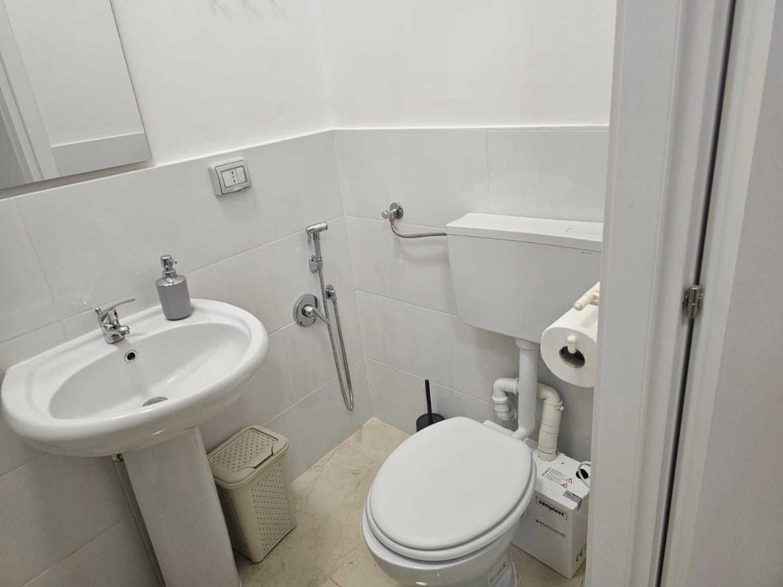 Raynova Guest house