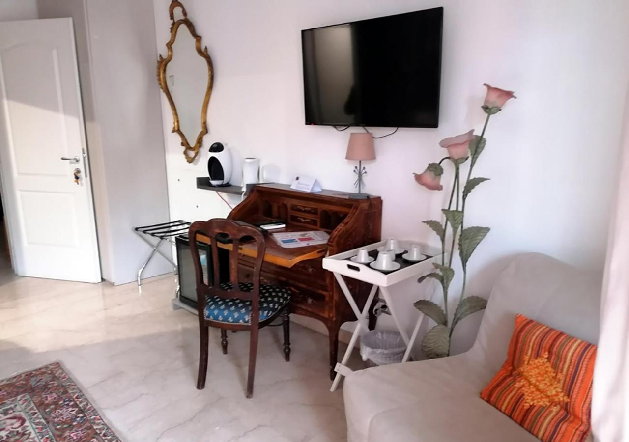 Gregory Place Couette-café 2*