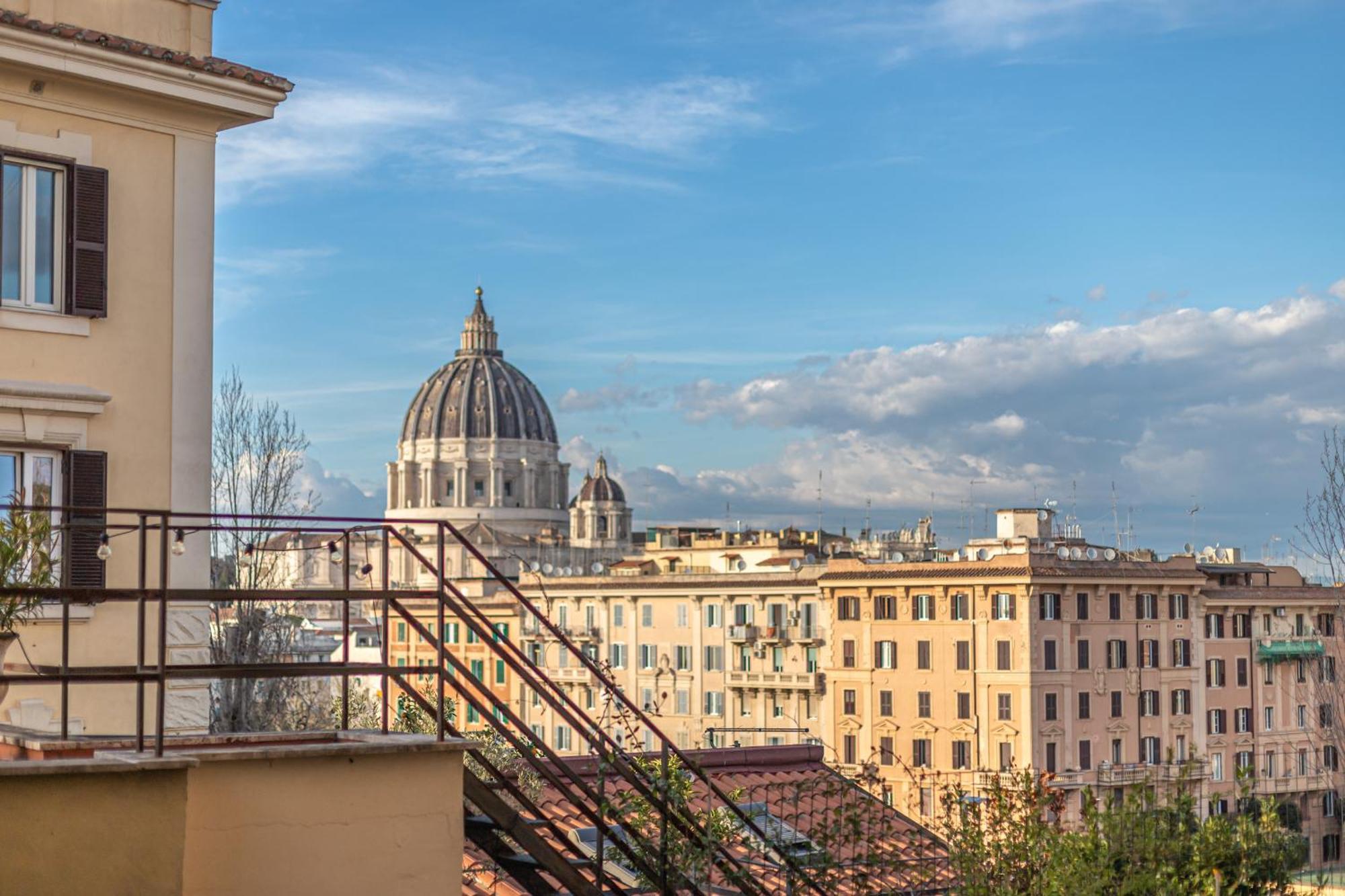 San Pietro Panoramic View Apartment Rome