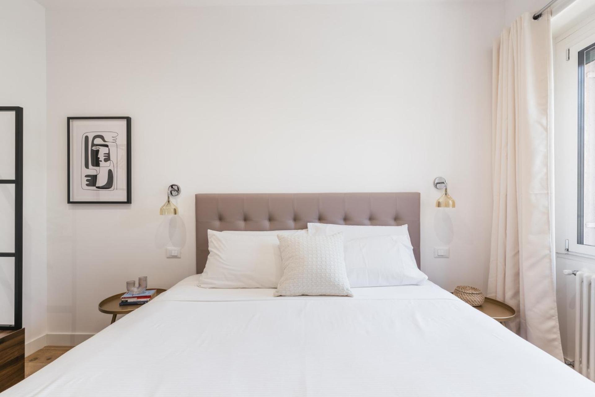 The Rent - Spacious Three-bedroom In Prati Area Apartment *