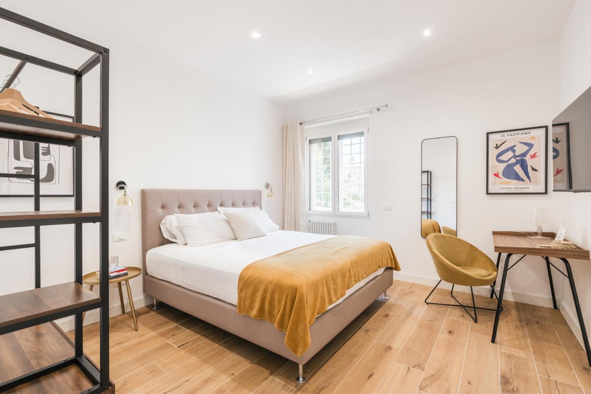 The Rent - Spacious Three-bedroom In Prati Area * Rome