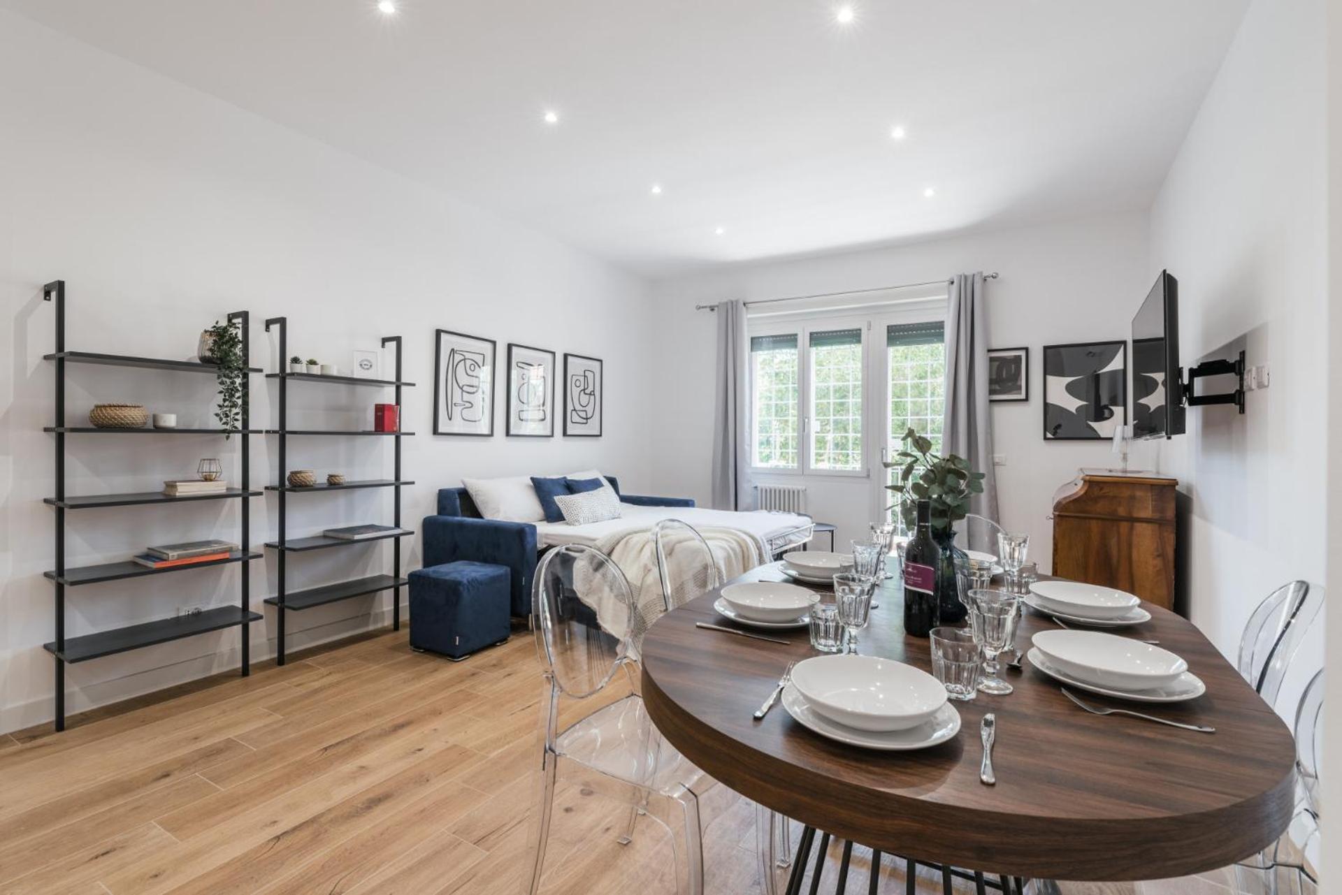 Apartment The Rent - Spacious Three-bedroom In Prati Area