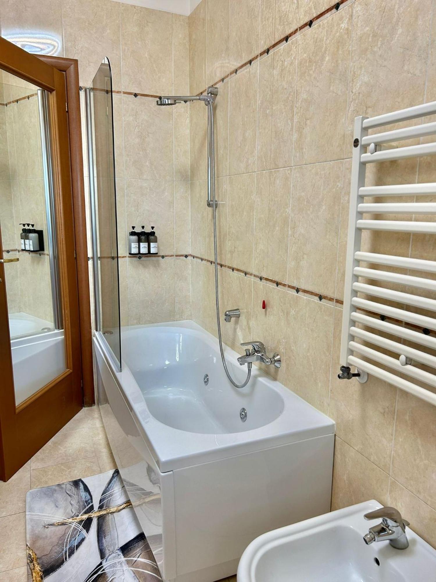 Eur Con Piscina Esterna Appartement *