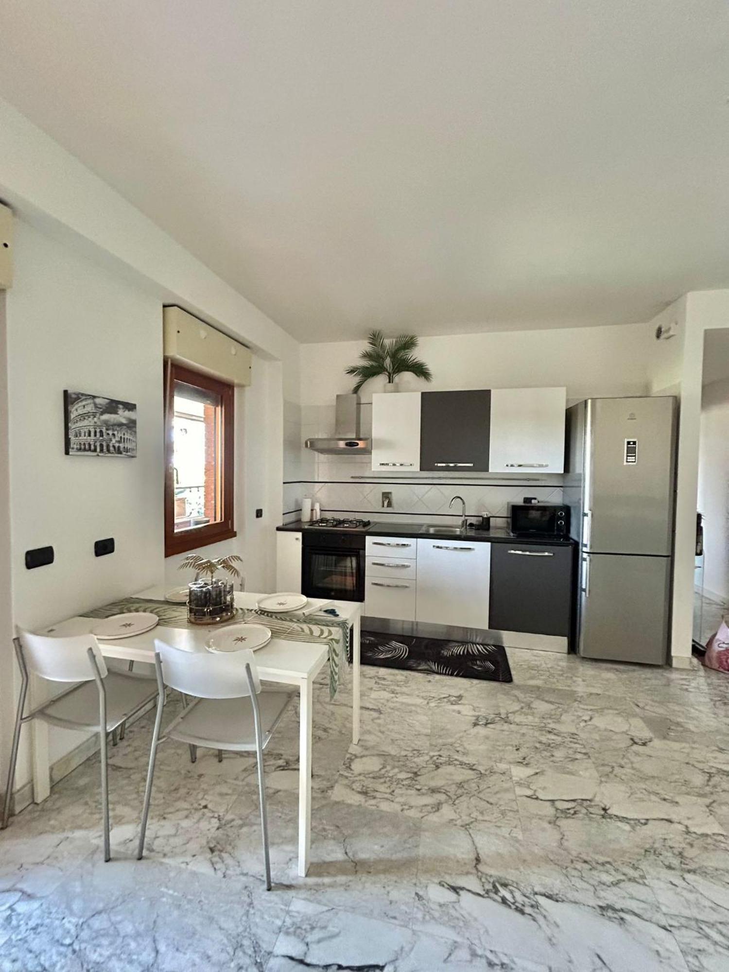 Appartement Eur Con Piscina Esterna *