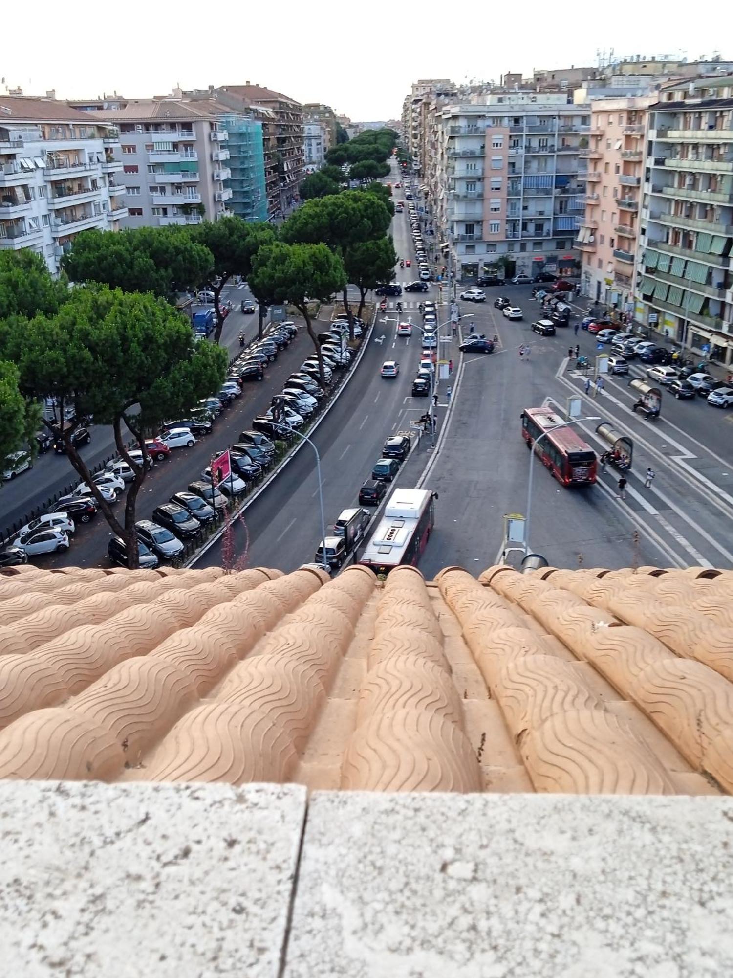 Apartment Attico Luminoso Terrazza Metro A Aria Cond Wifi *