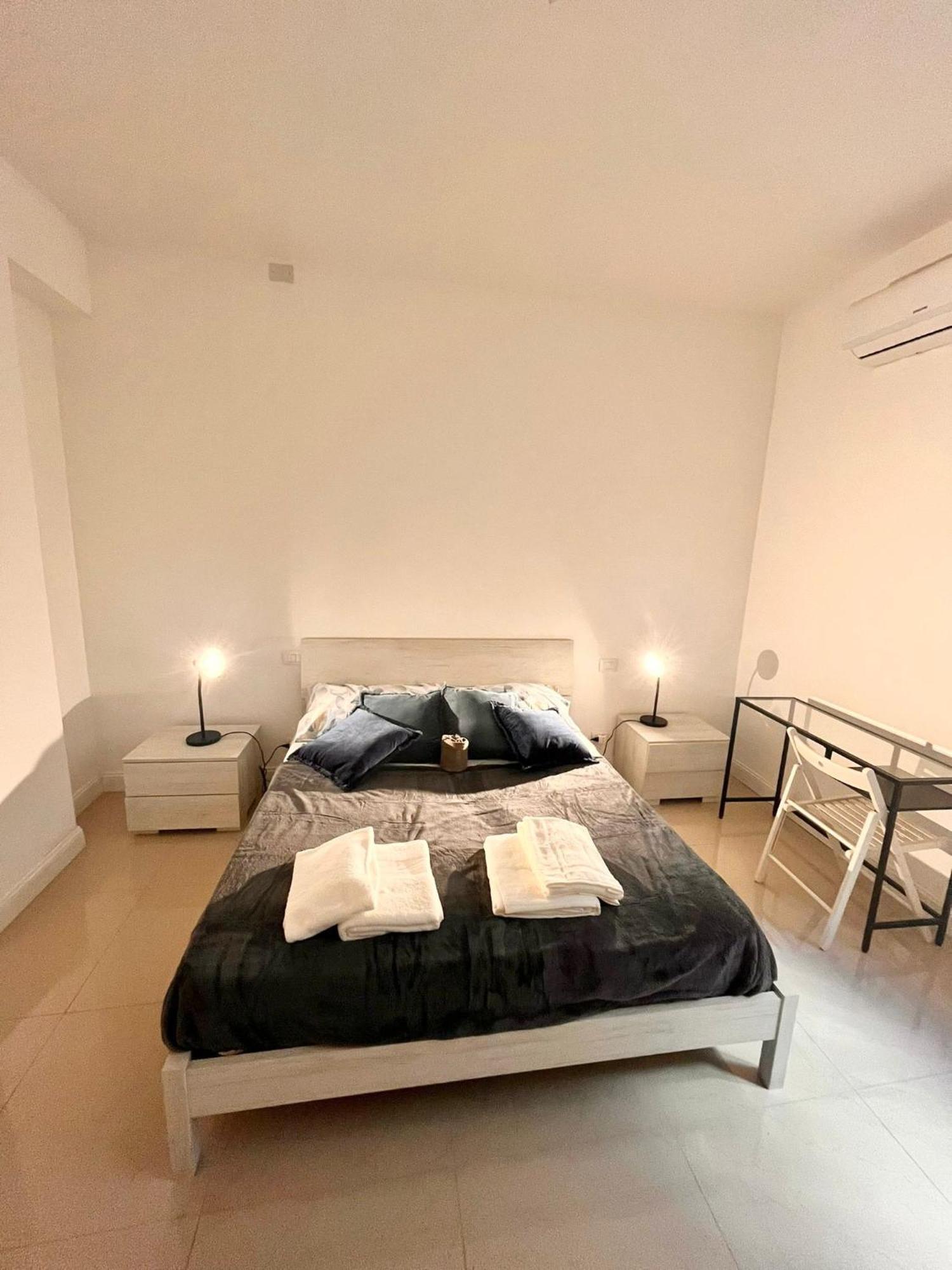 Double With Private Bathroom In Shared Homestay