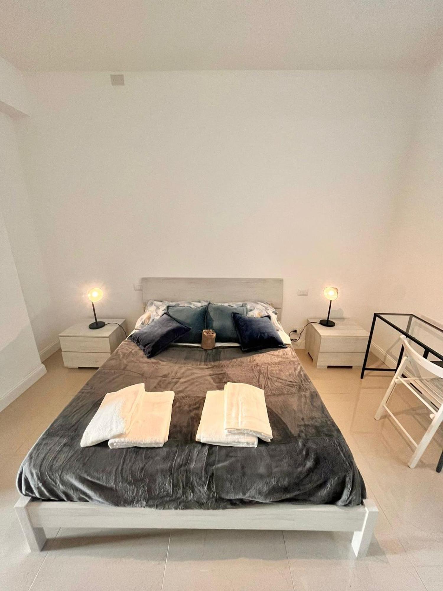 Double With Private Bathroom In Shared Homestay Rome