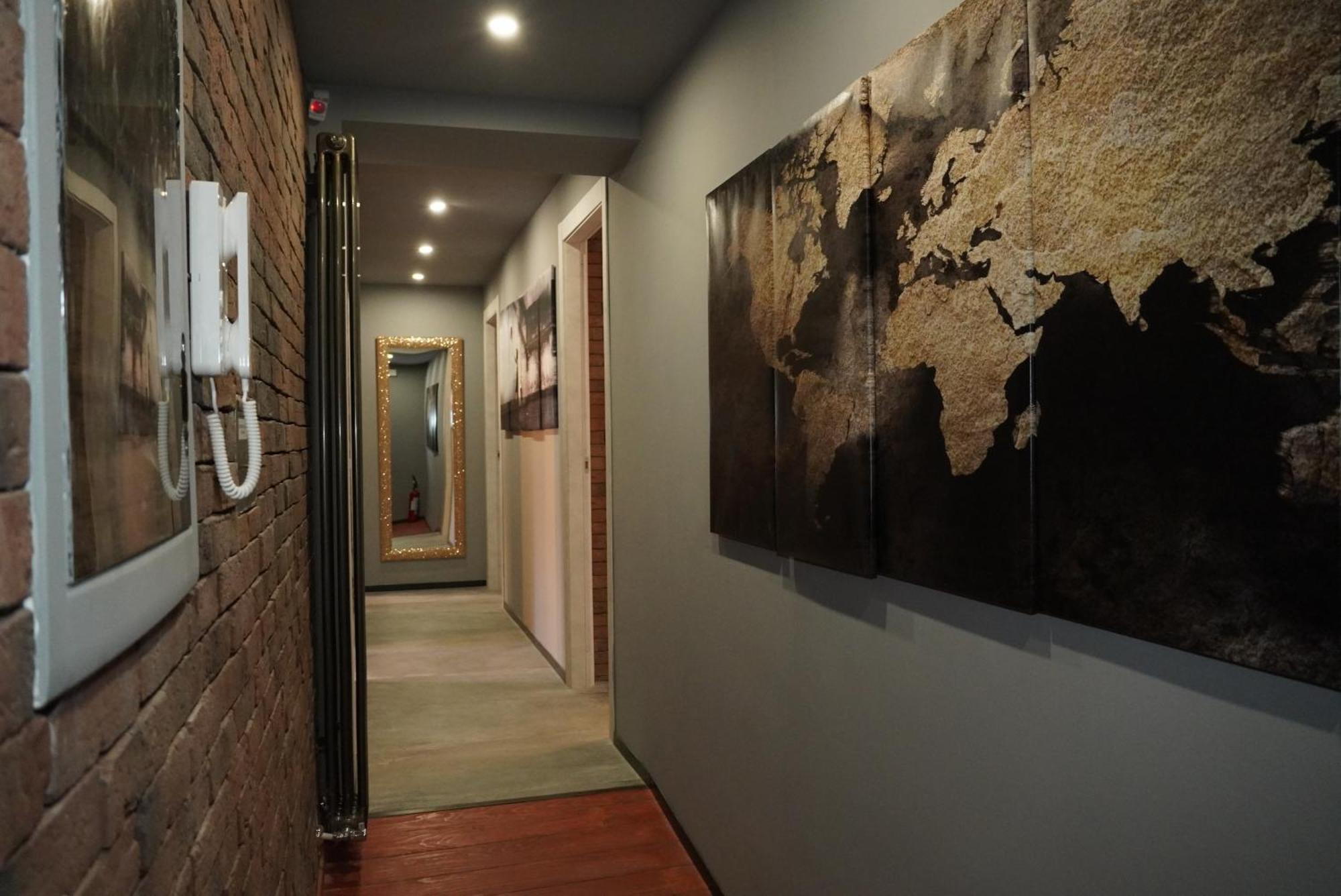 Vatican Street Art Guest house *