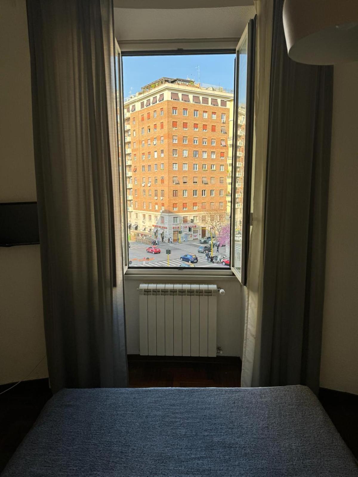 Apartment A Colorful Spot For La Dolce Rome